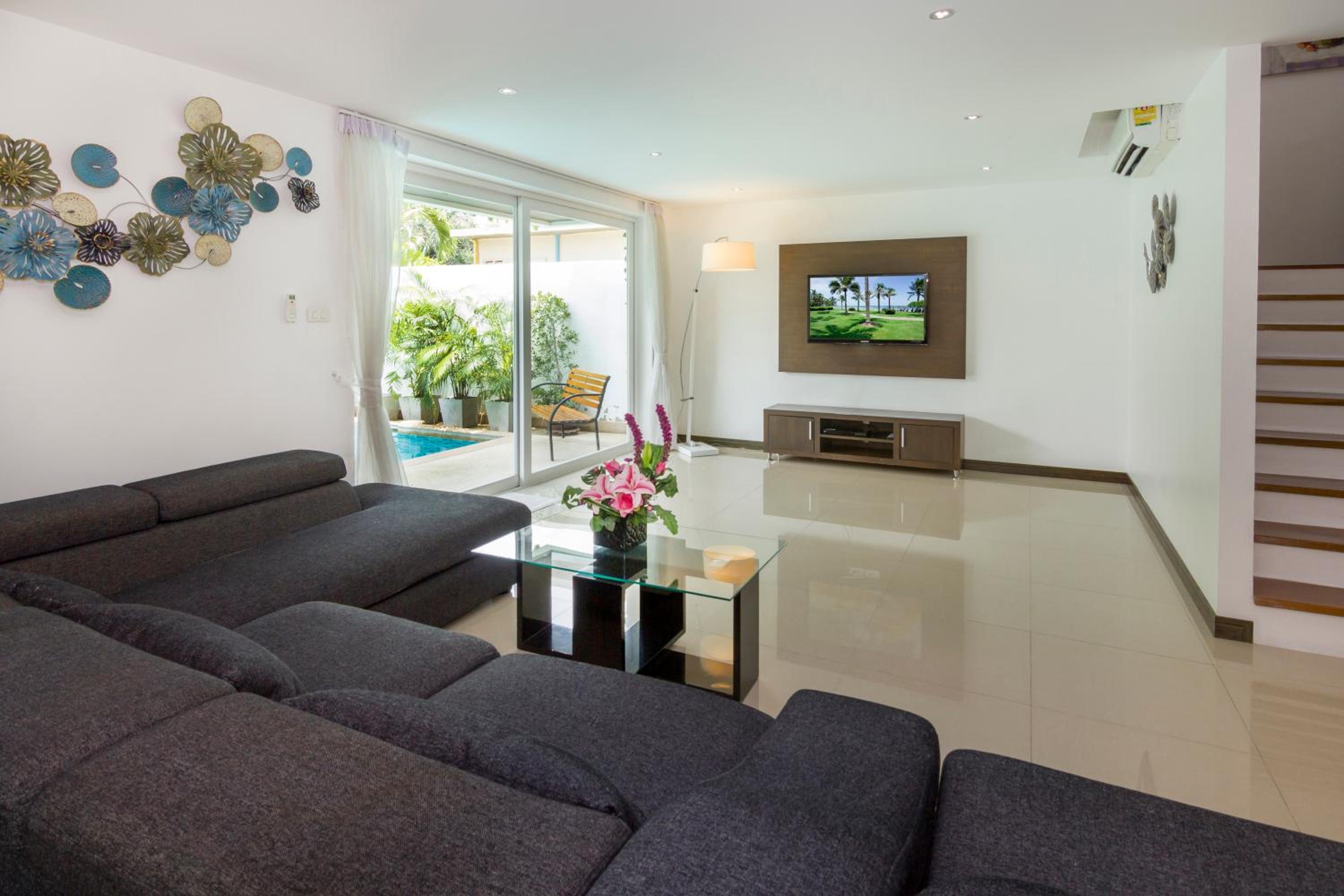 Tropicana Pool Villa