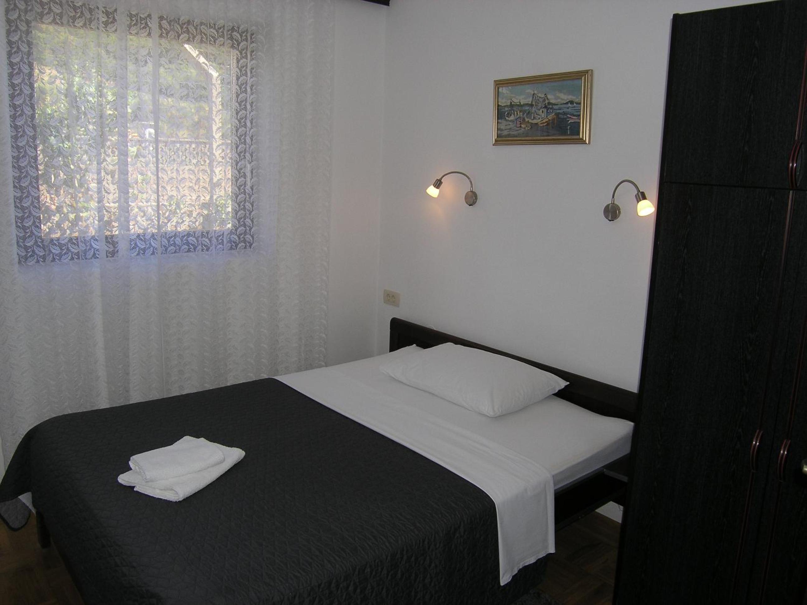 Apartments MARI with terrace view 2