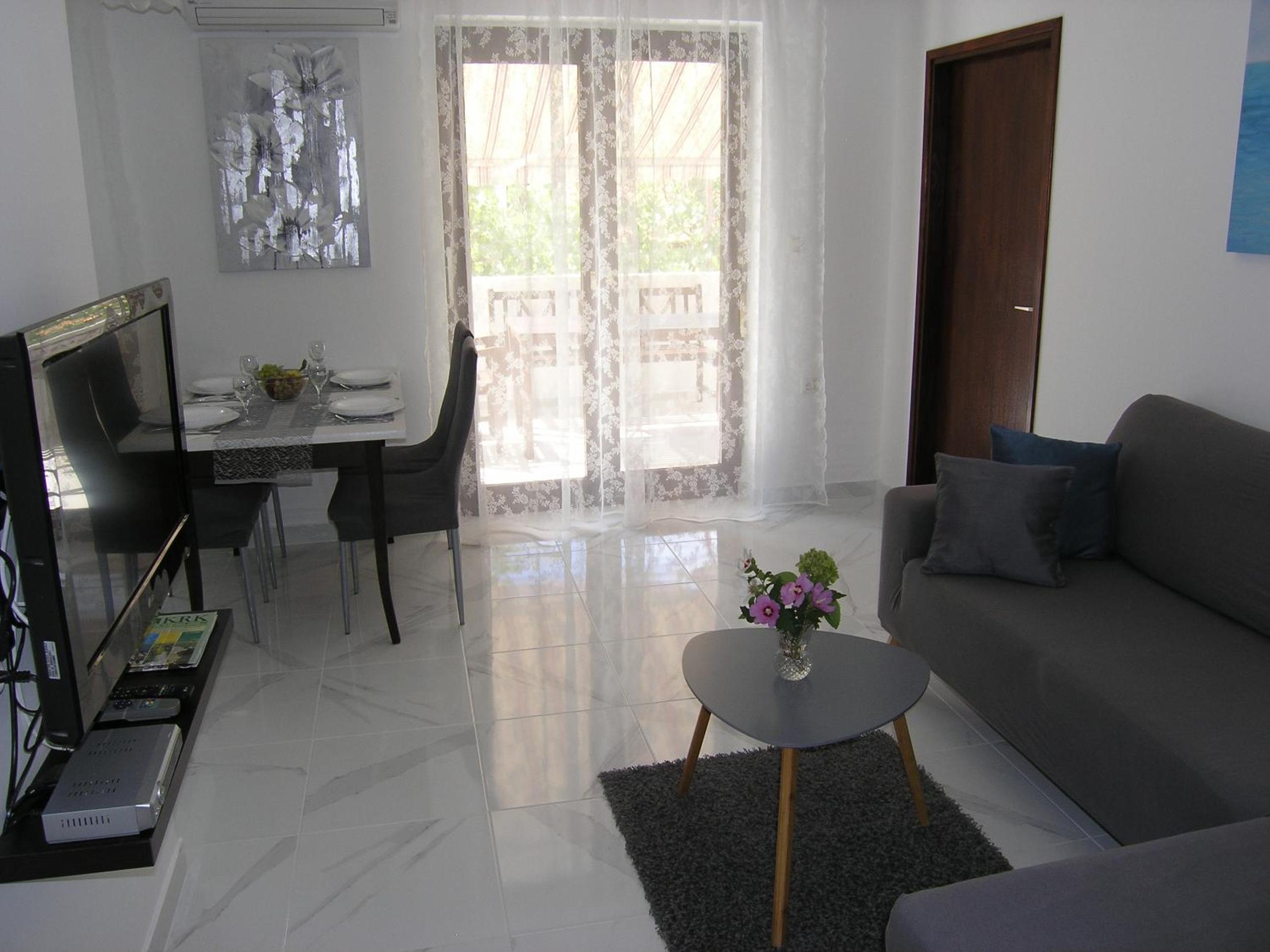 Apartments MARI with terrace view 4