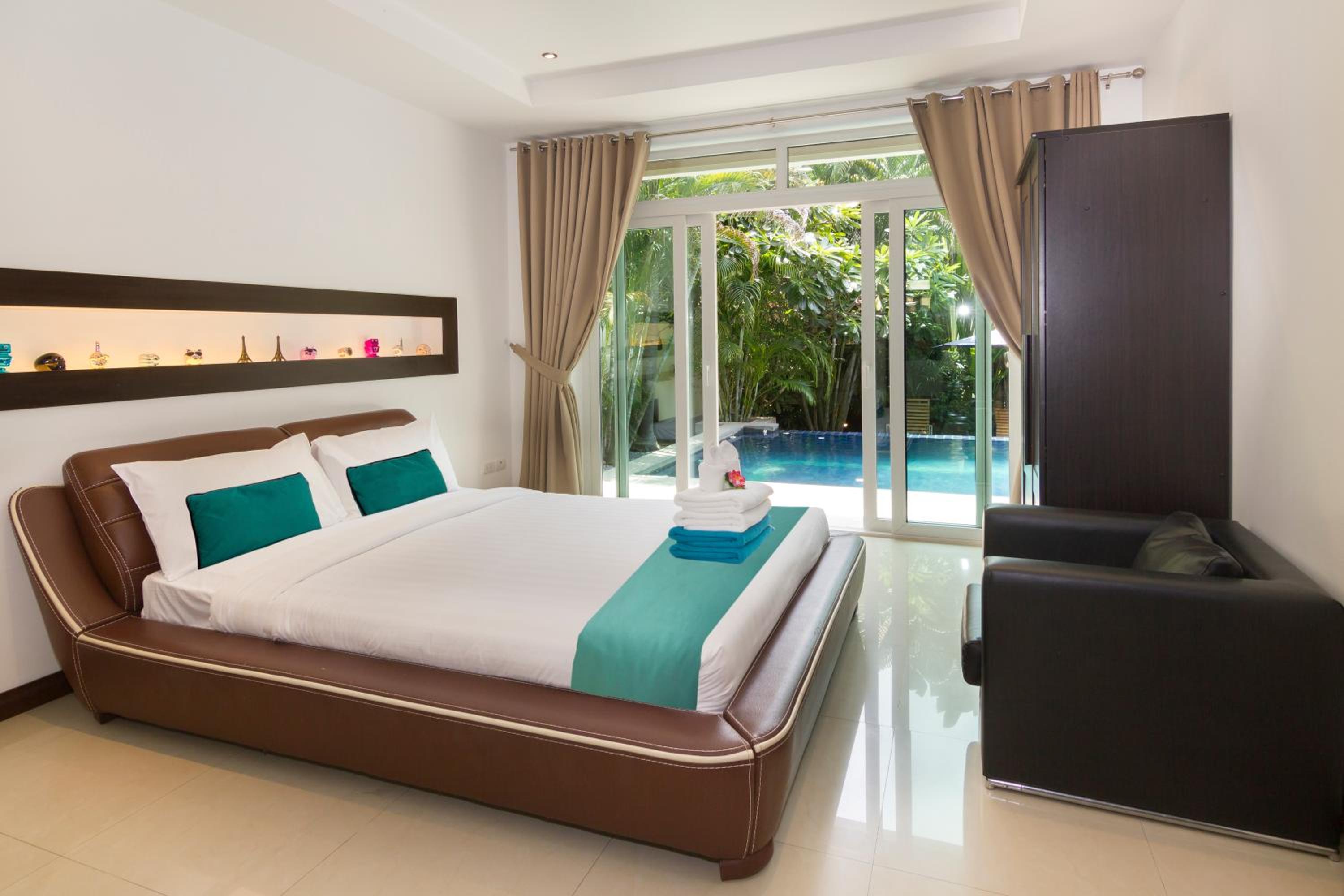 Tropicana Pool Villa