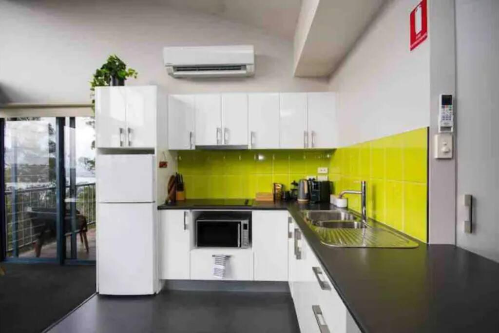 Panoramic views from your stunning 'Treehouse'