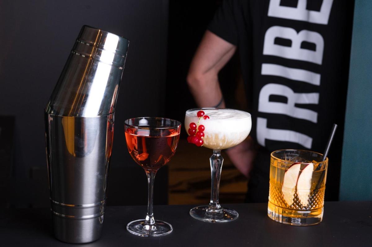 bar