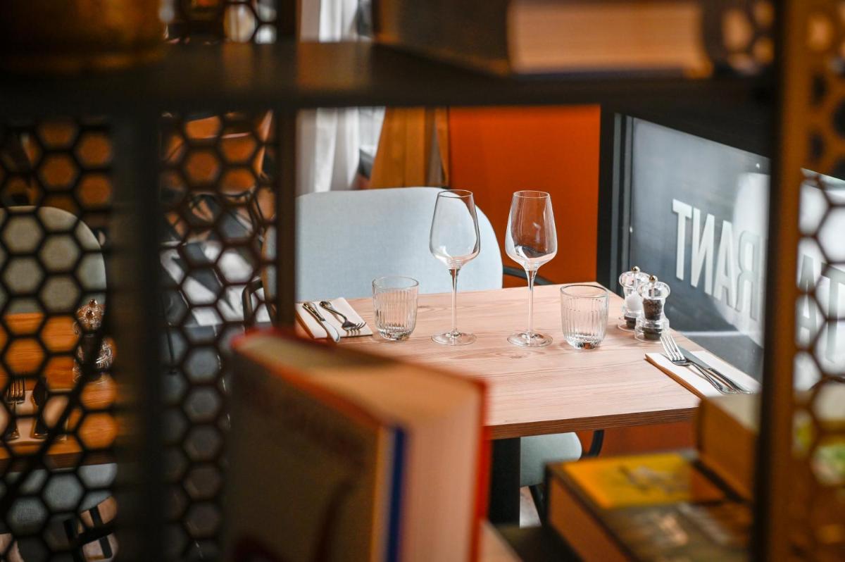 restaurant