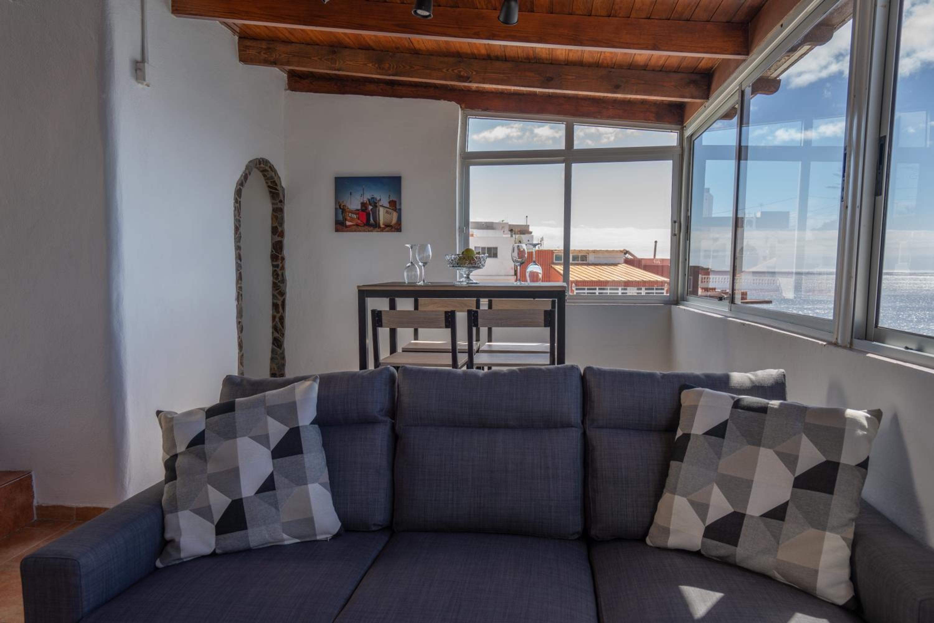 Breath-taking views on the first line of the ocean view 5