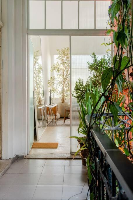 A Gorgeous Studio in the Hippest Building in Town view 3