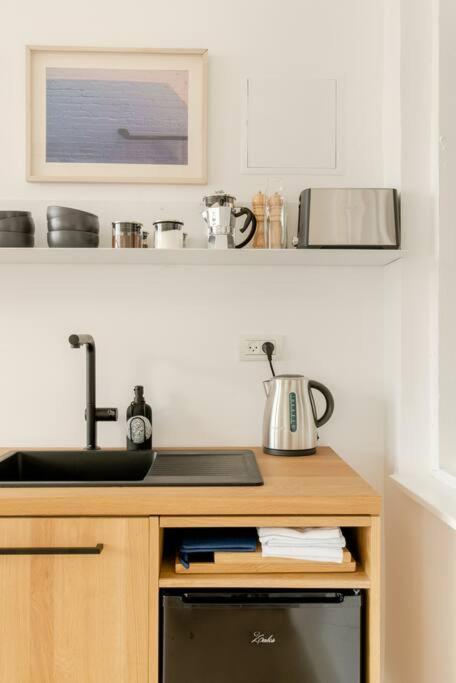 A Gorgeous Studio in the Hippest Building in Town view 5