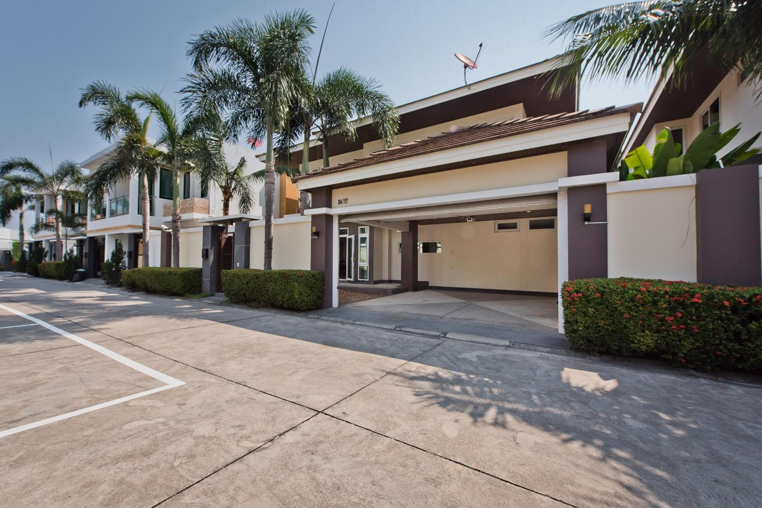 Tropicana Pool Villa