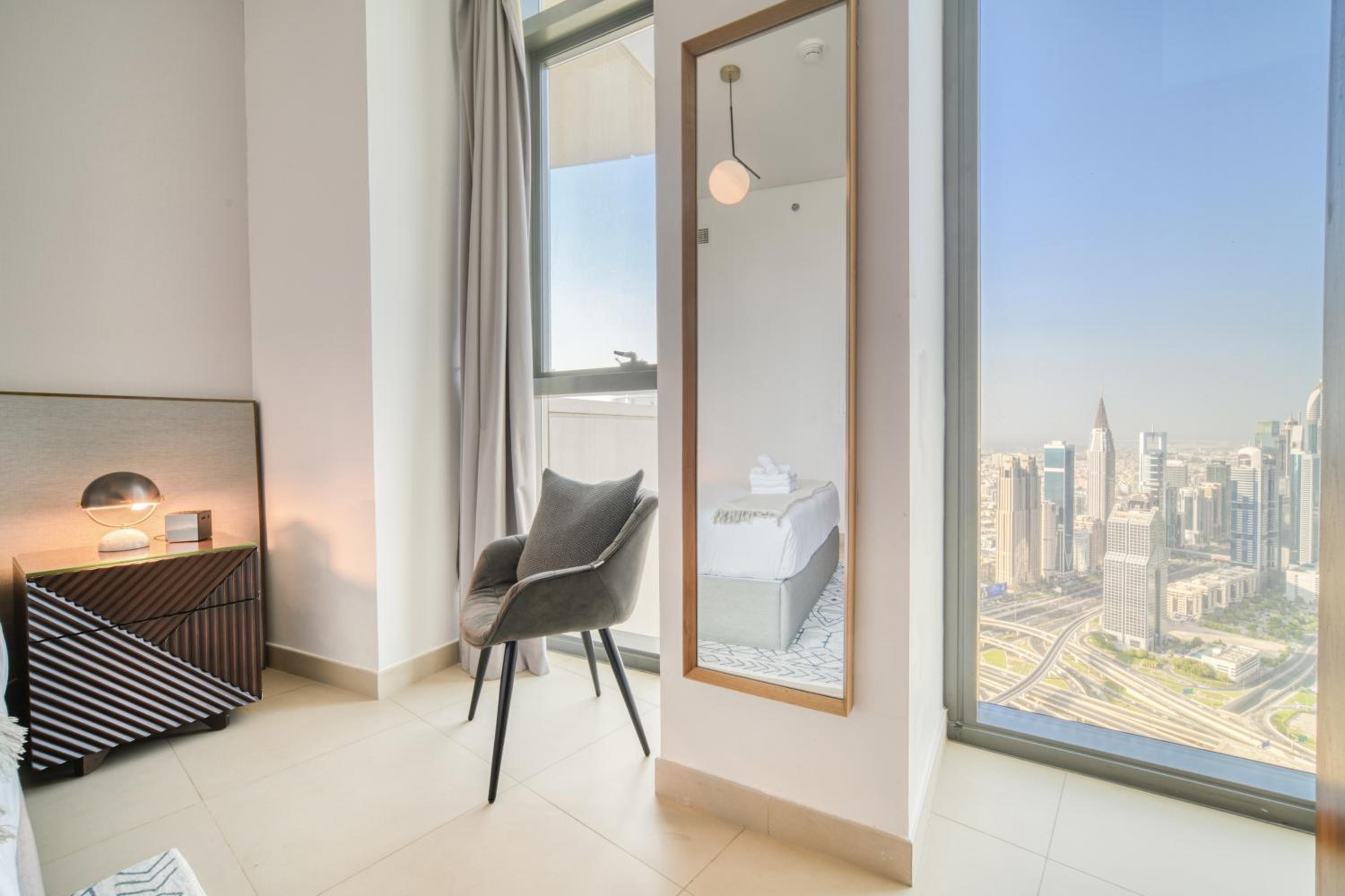 Burj Vista, Downtown Dubai - Burj Khalifa View - Mint Stay