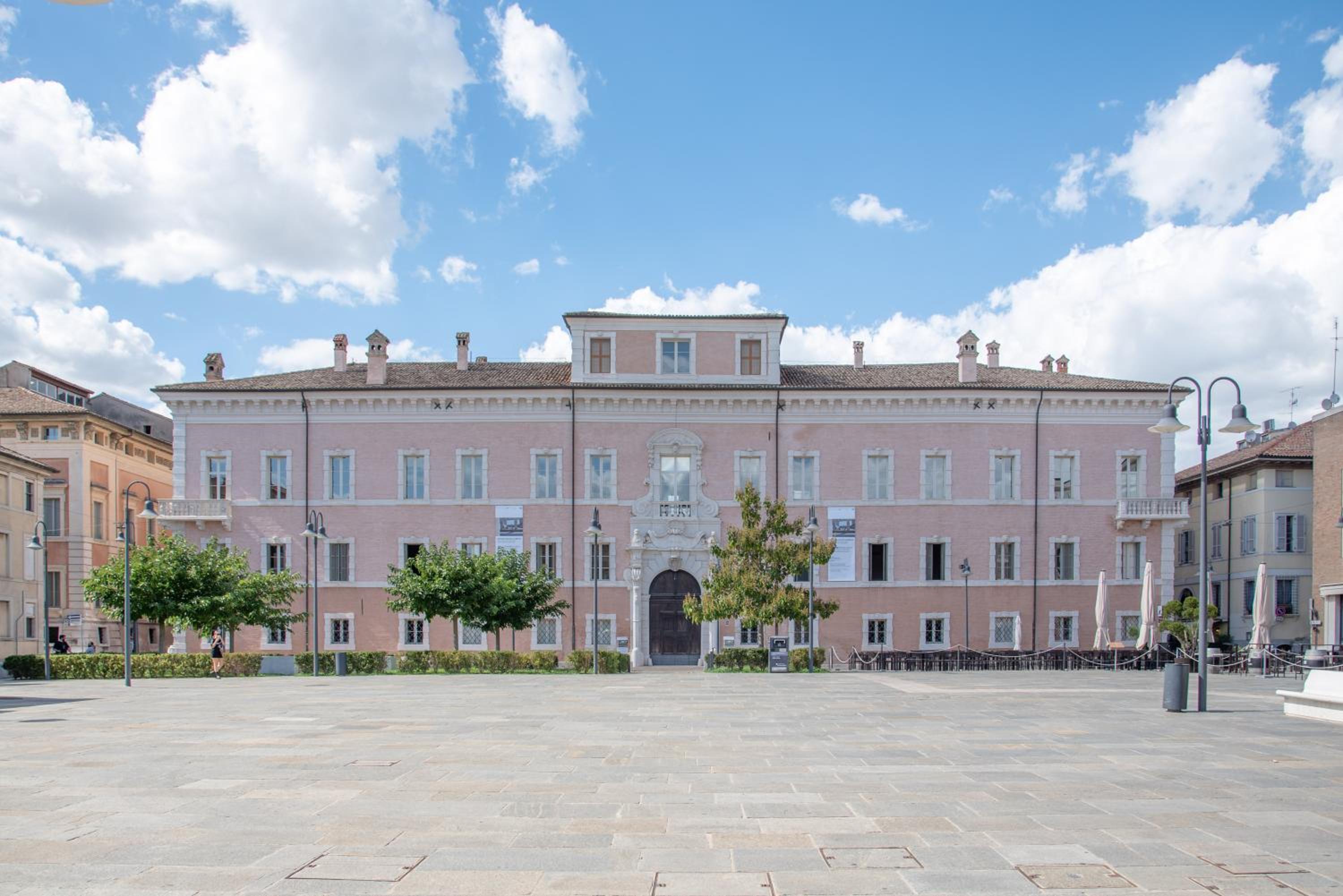 Hotel TEODORA SUITE pink - Image 1