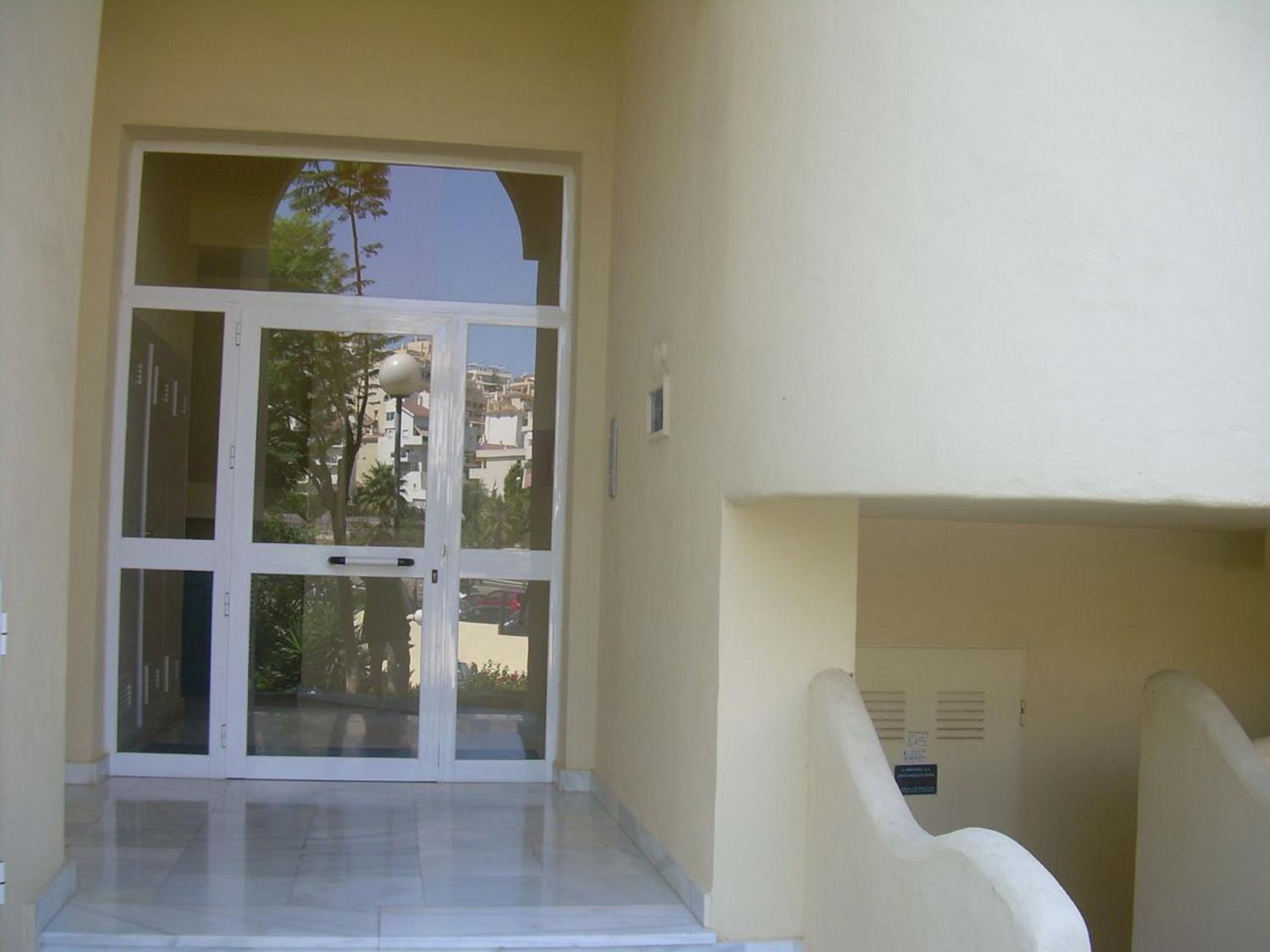 Holidays2Benalmadena Torrequebrada Sea view Front beach with pool parking & terraces