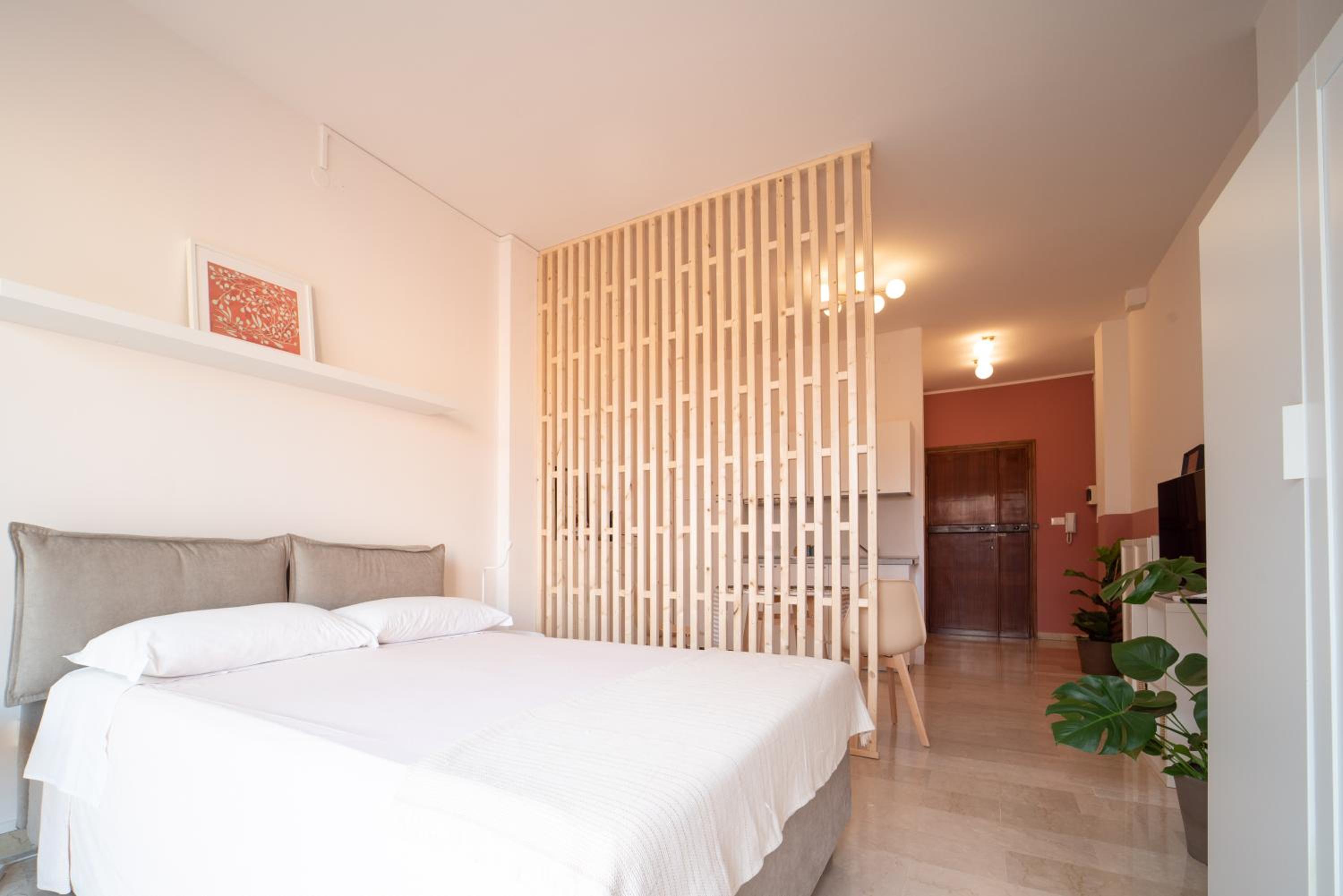 TEODORA SUITE pink view 4