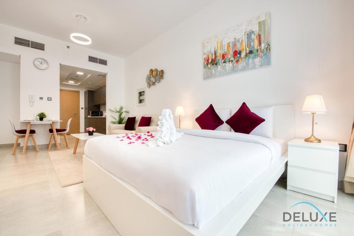 Lovely Studio in Pantheon Elysee JVC by Deluxe Holiday Homes