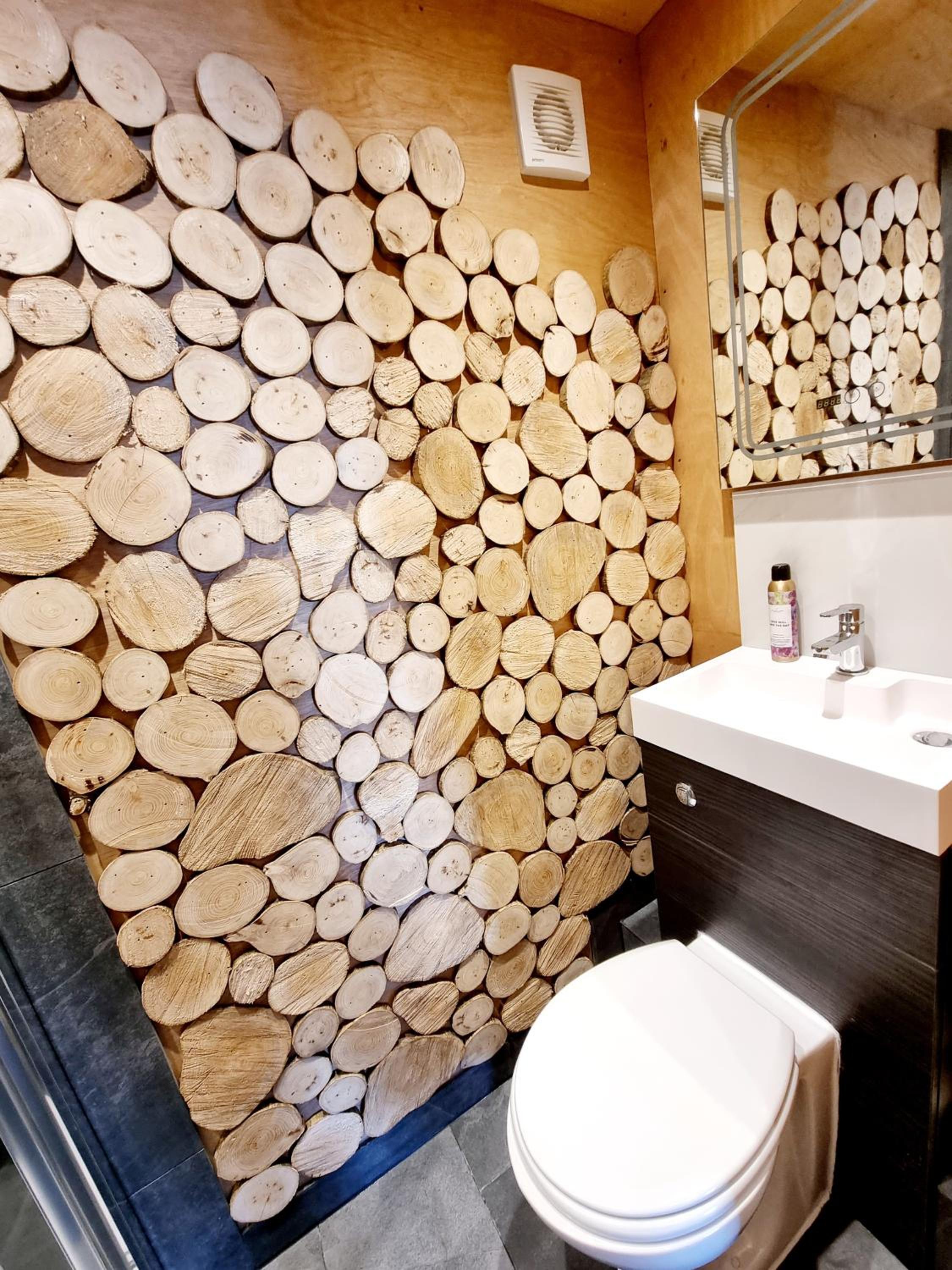 Detached House Work Holiday Relax Private Parking Nature 10miles away from Heathrow Airport