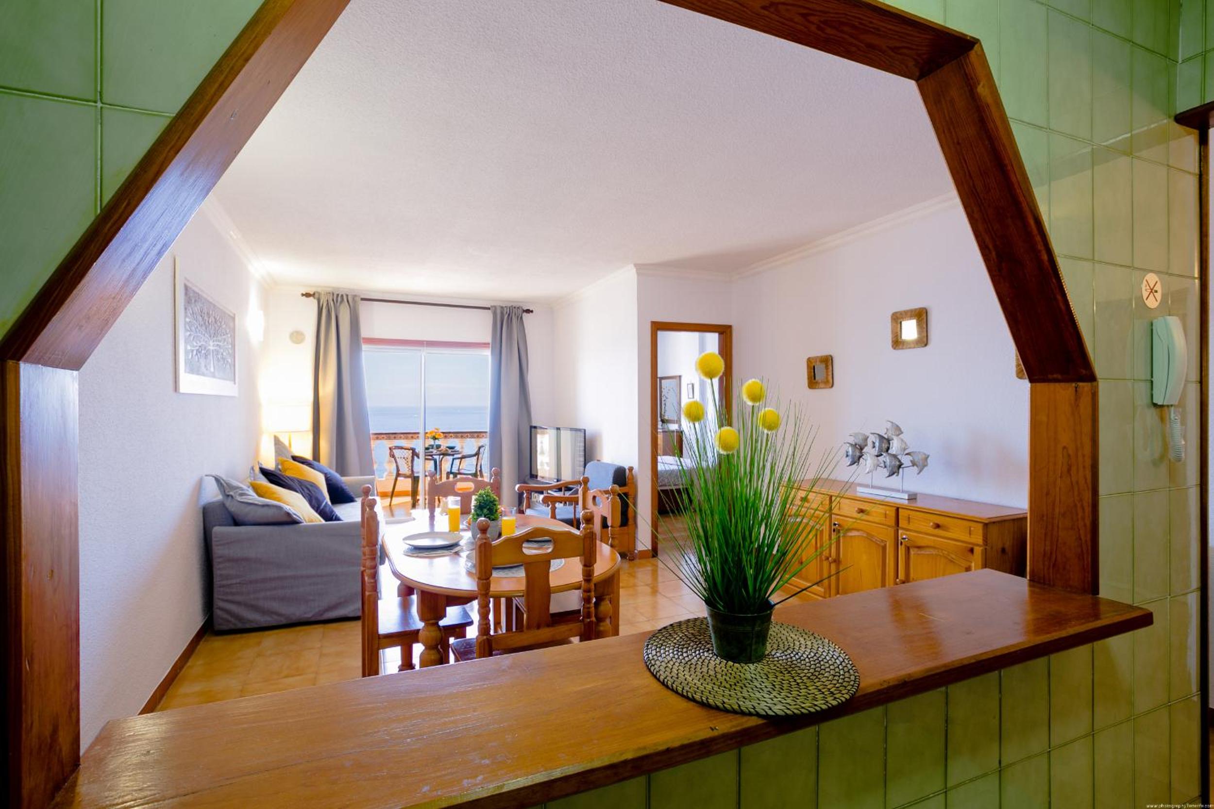 FRONT LiNE OCEAN ViEW 2BeD Wi-Fi YOUR HOLiDAY HOME view 2