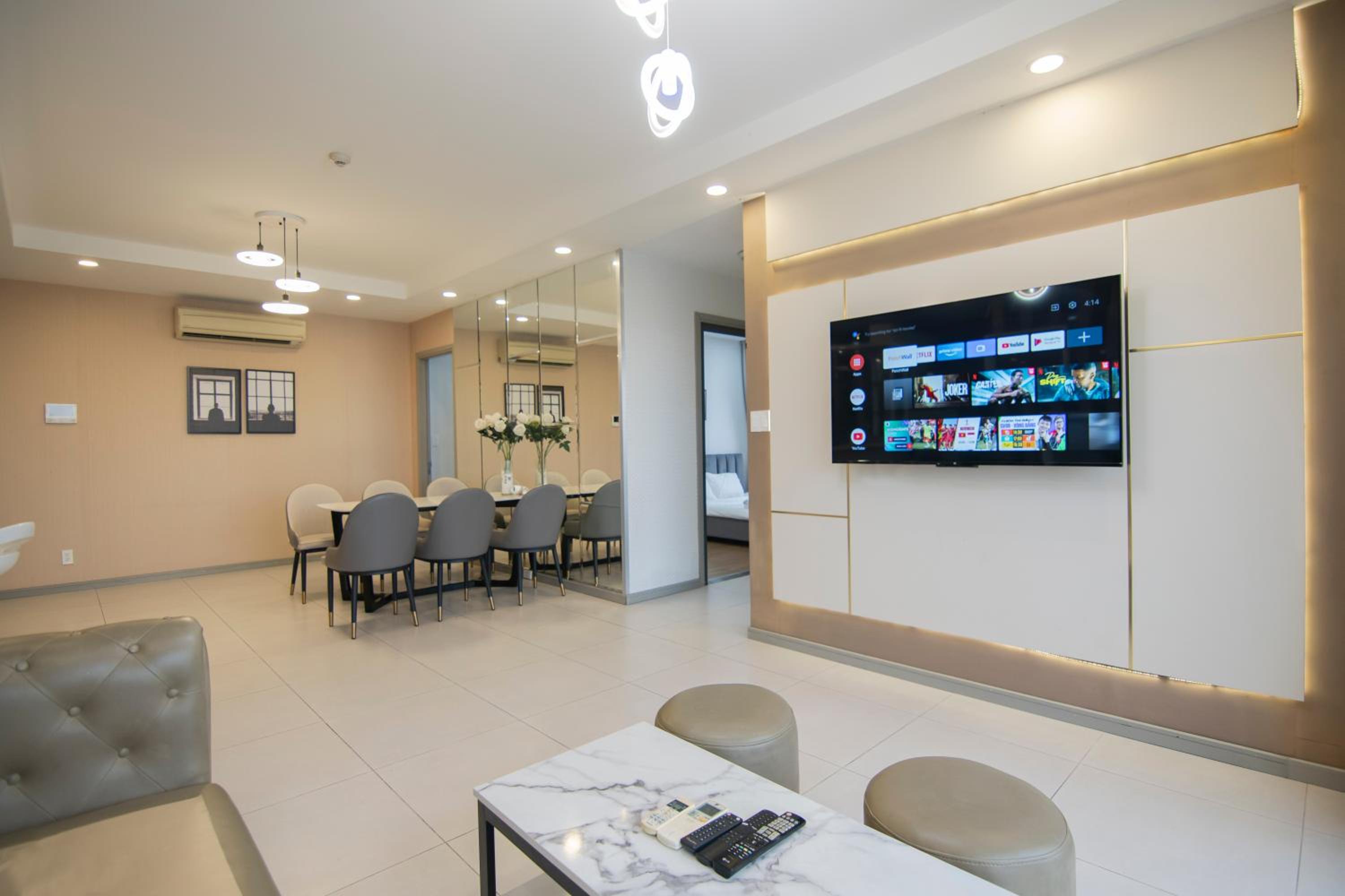 Luxury Gold Apartment 86 -Rooftop Pool Central City