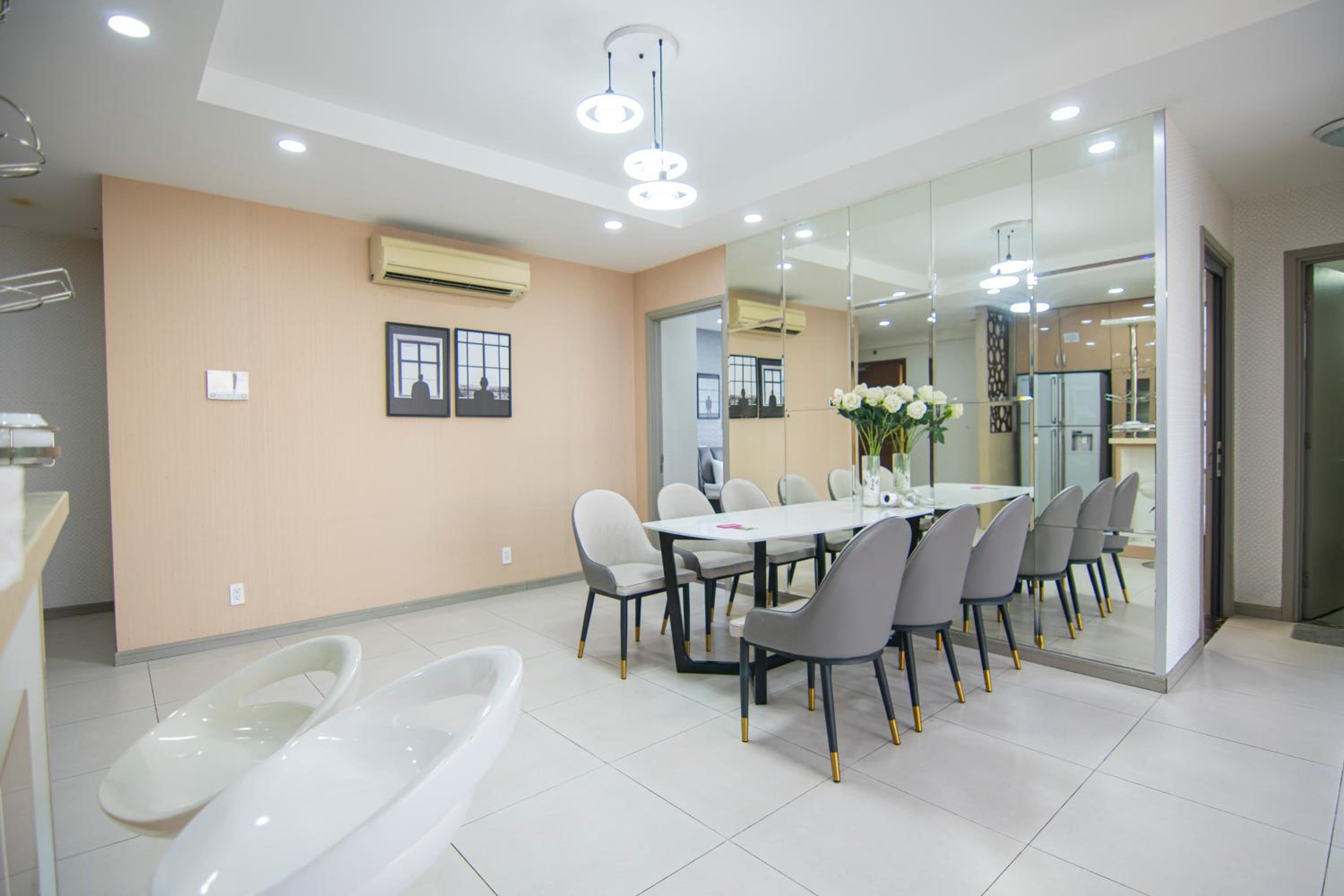 Luxury Gold Apartment 86 -Rooftop Pool Central City