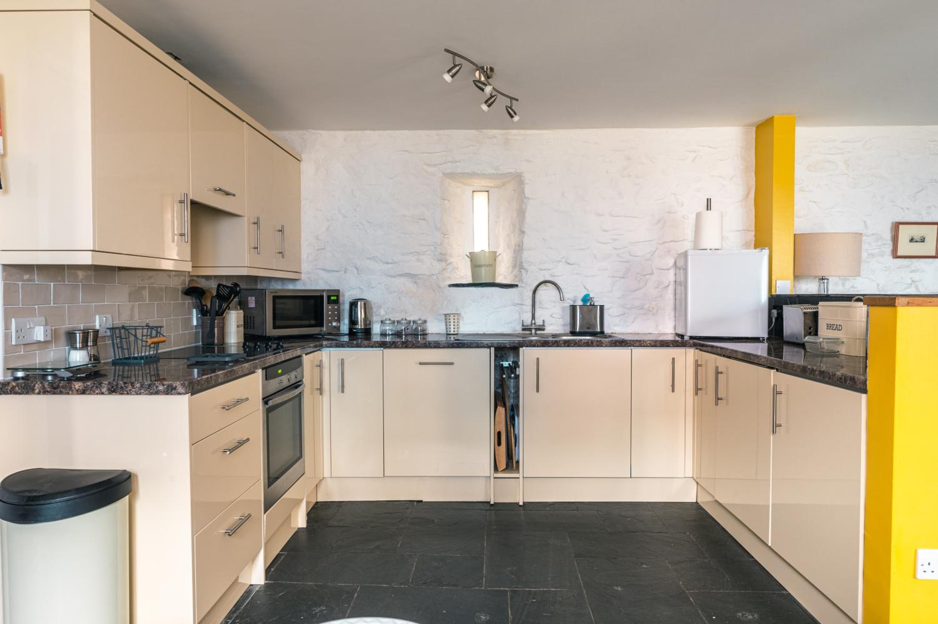 St Davids Hideaway with Roll-top Bath & Log Burner view 3