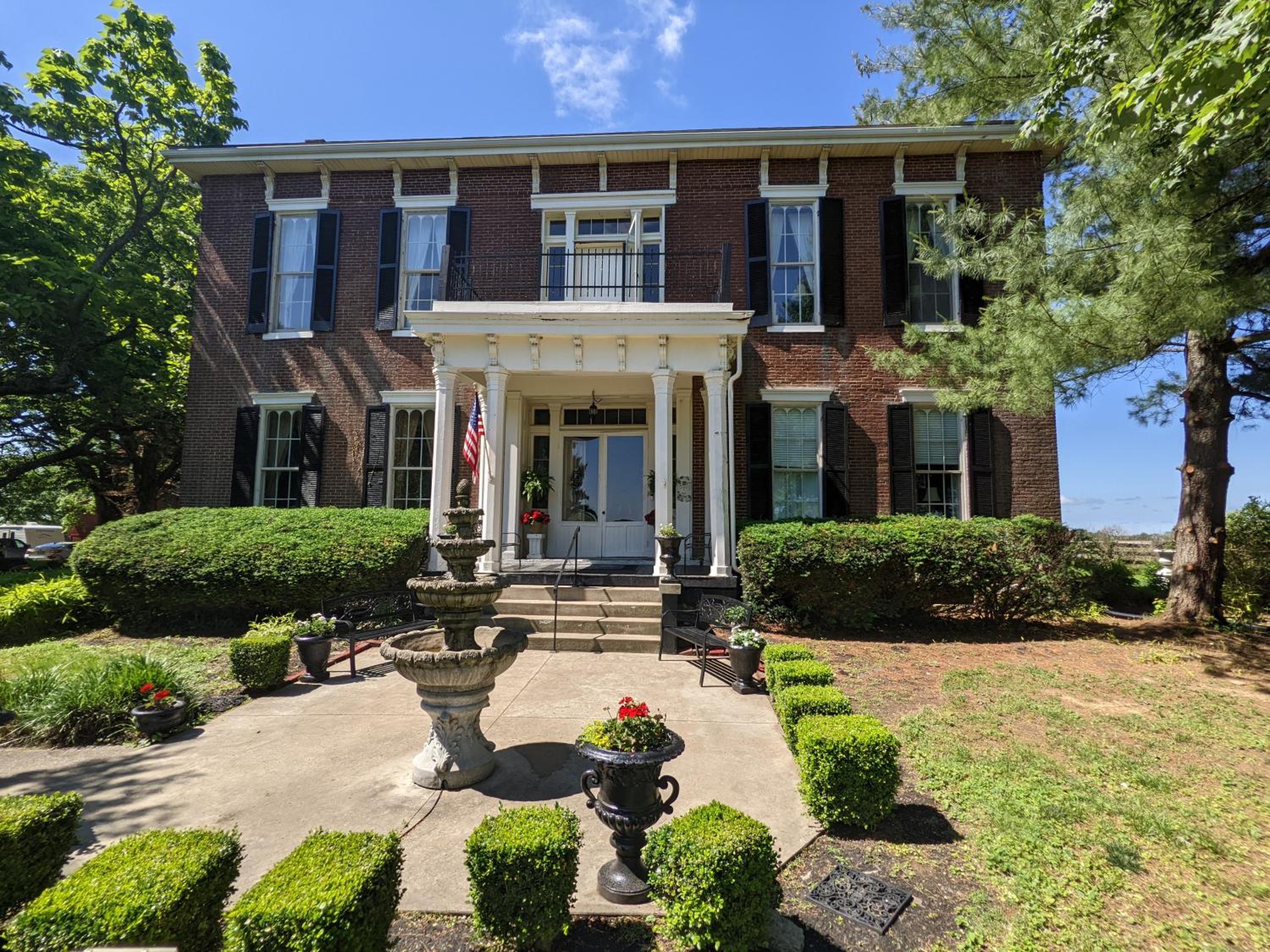Maple Hill Manor Bed & Breakfast view 2