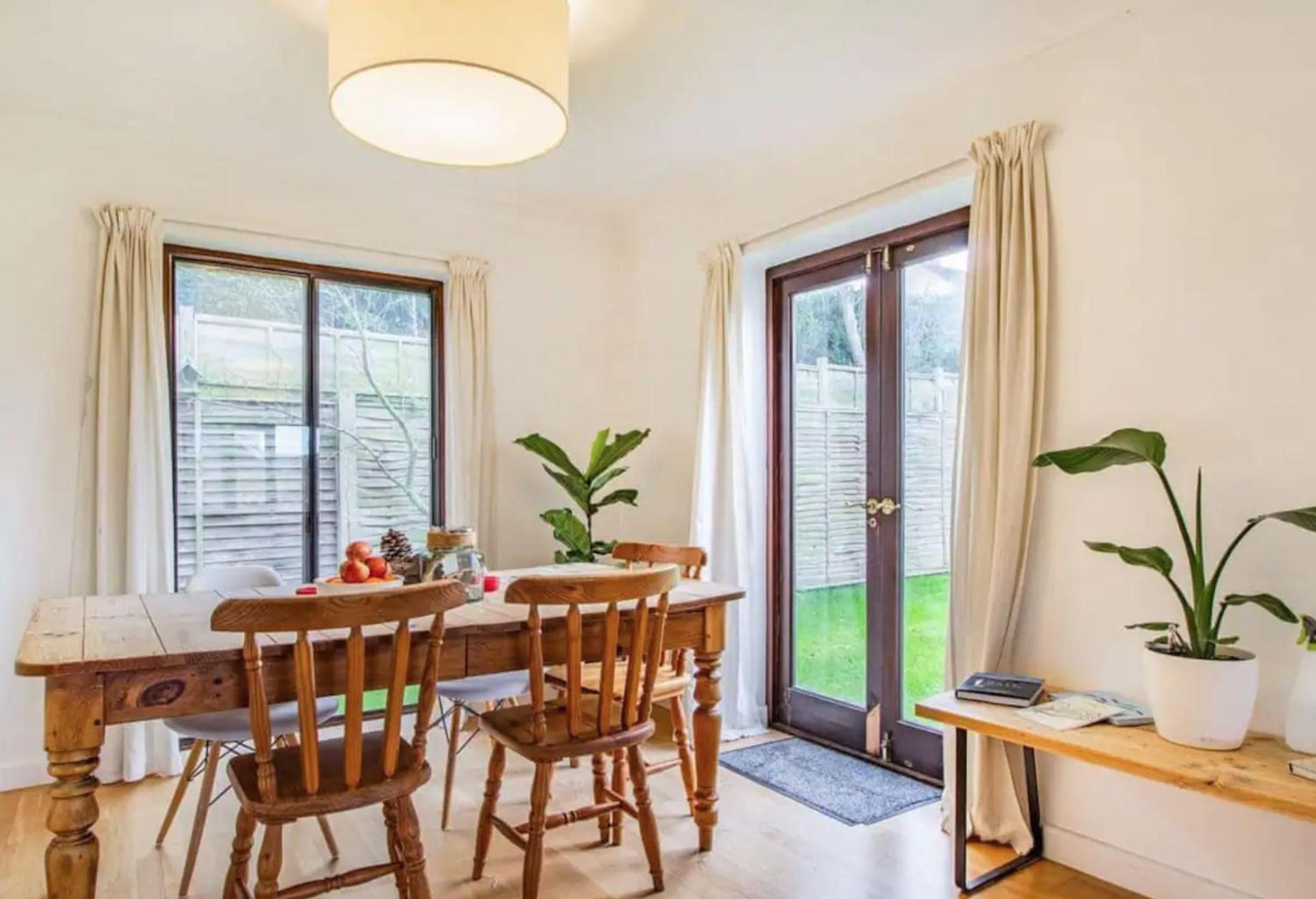 Hotel Island Retreat