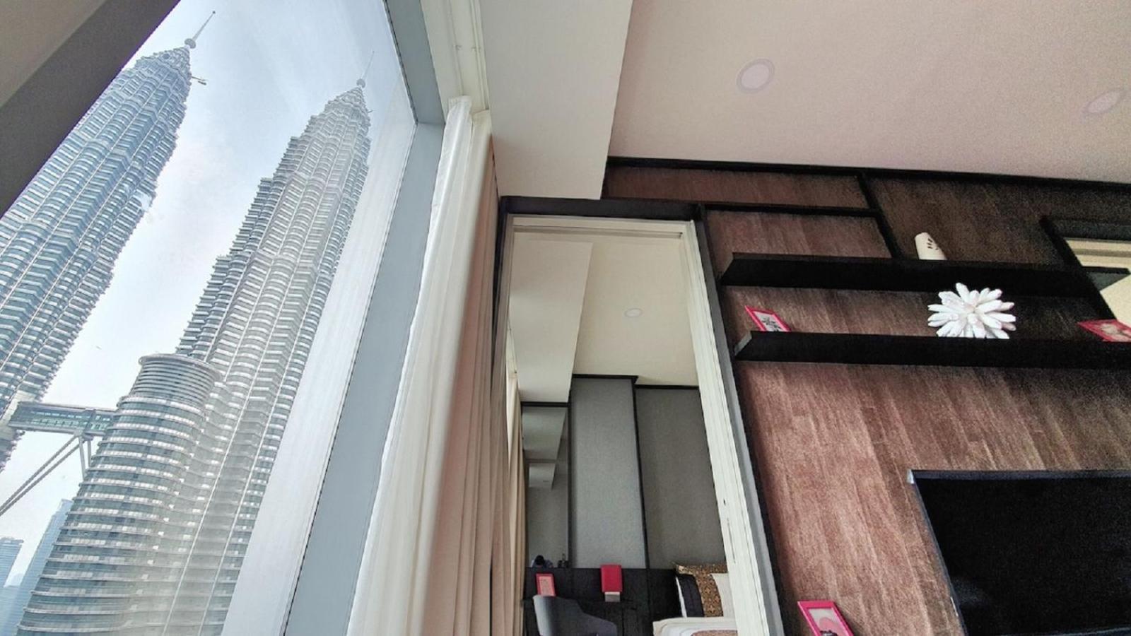Crown Suites Tropicana KLCC Kuala Lumpur City Center