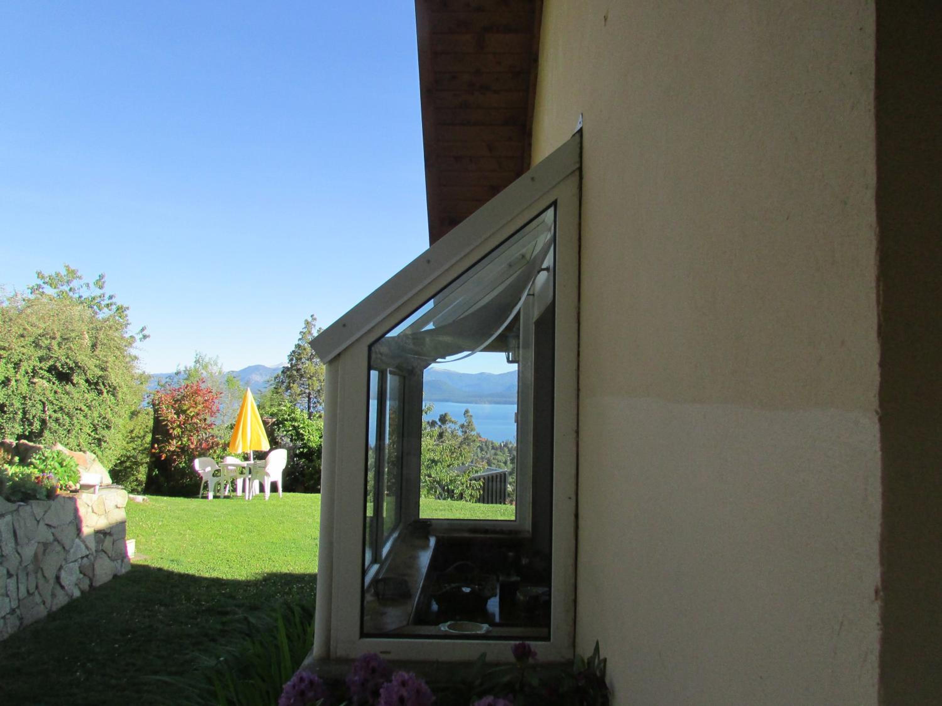 Ventanas Al Lago