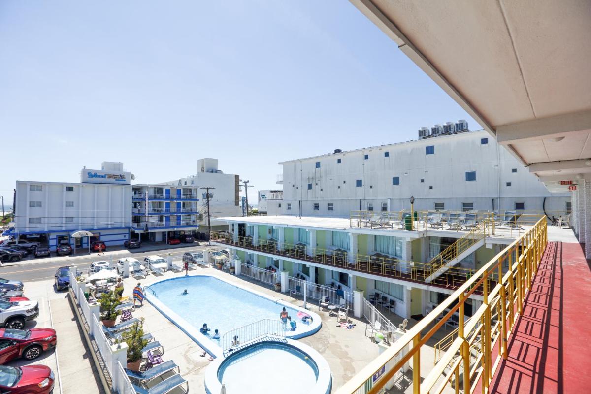 Viking Motel view 2