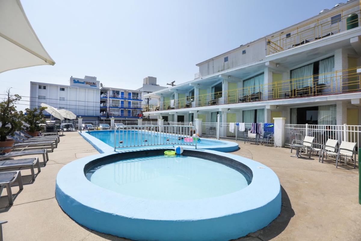 Viking Motel view 5