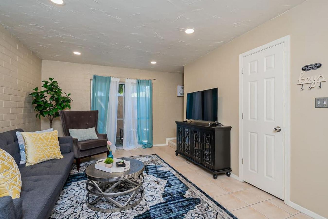 Charming Condo in the Heart of Scottsdale view 3