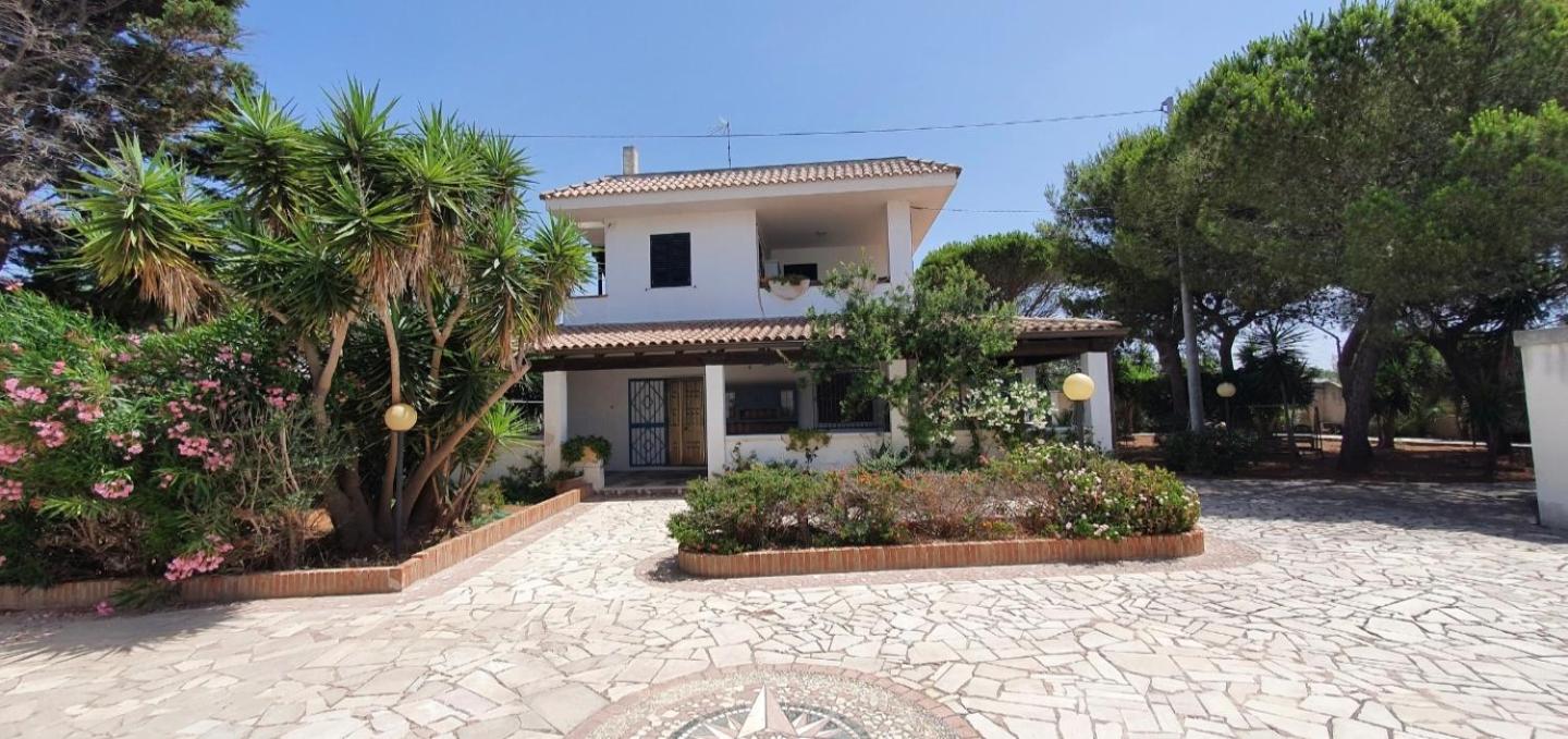 VILLA MIRABELLE , Torresangiovanni Marina di Ugento (LE)