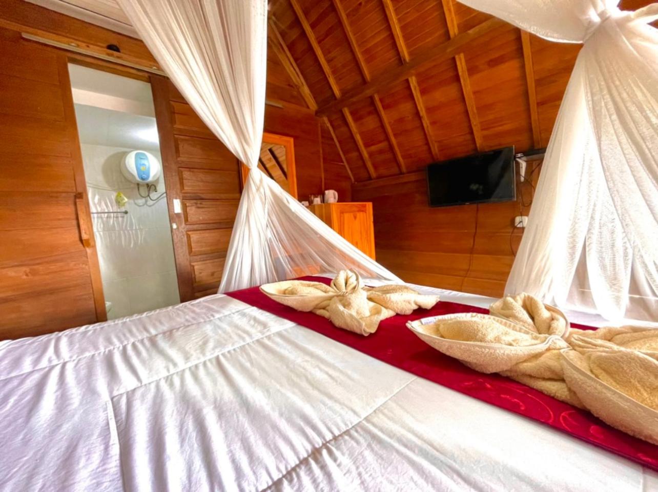Ayu Laba Beach Villa and Resto