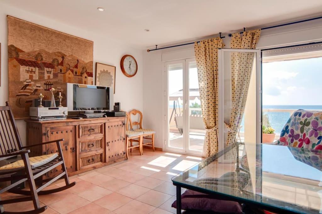Spectacular penthouse in front of the sea, 200 m2 terrace - Arruzafa Playa