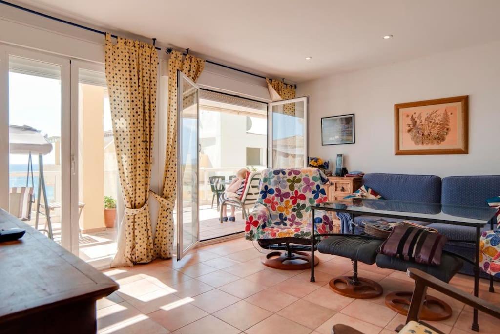 Spectacular penthouse in front of the sea, 200 m2 terrace - Arruzafa Playa