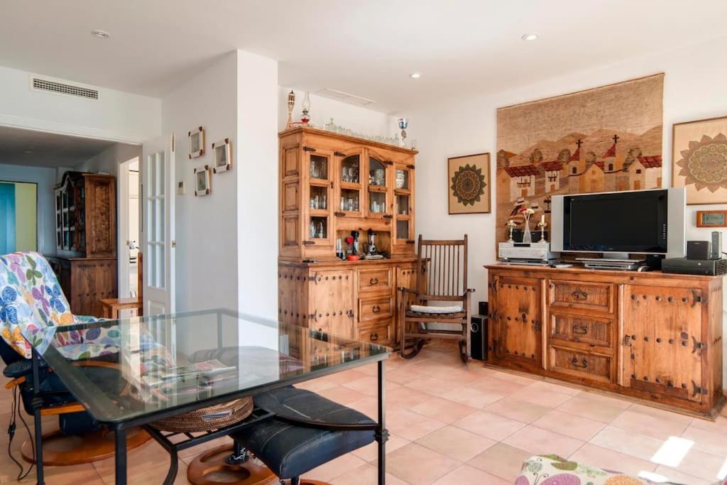 Spectacular penthouse in front of the sea, 200 m2 terrace - Arruzafa Playa