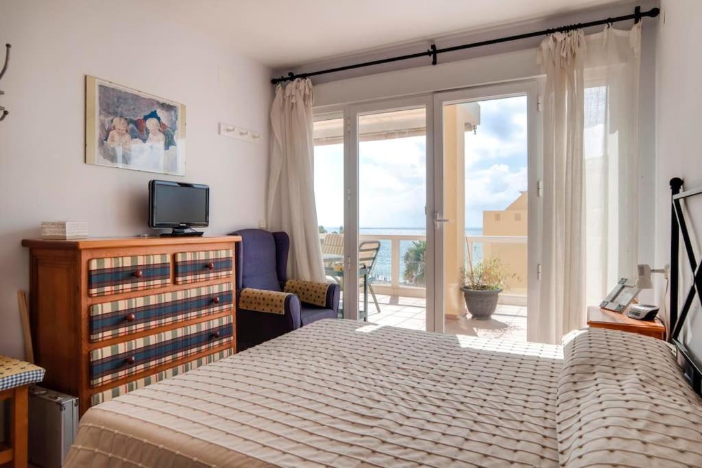 Spectacular penthouse in front of the sea, 200 m2 terrace - Arruzafa Playa