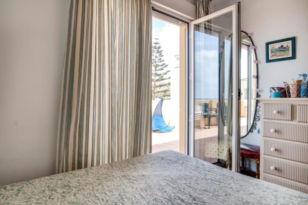 Spectacular penthouse in front of the sea, 200 m2 terrace - Arruzafa Playa