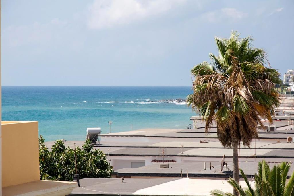 Spectacular penthouse in front of the sea, 200 m2 terrace - Arruzafa Playa