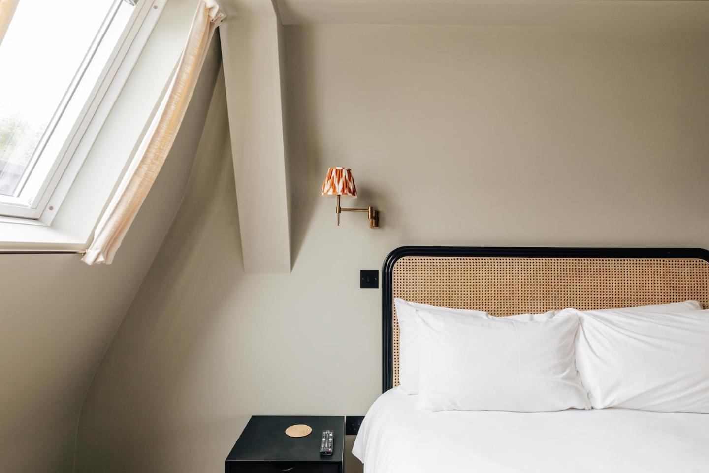 Redland Suites - Apartment 8 view 2