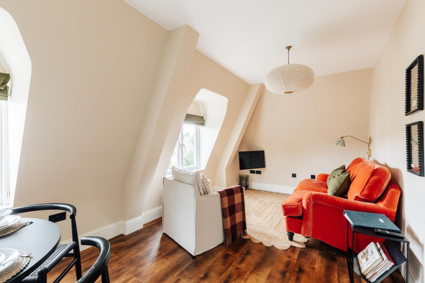Redland Suites - Apartment 8 view 4