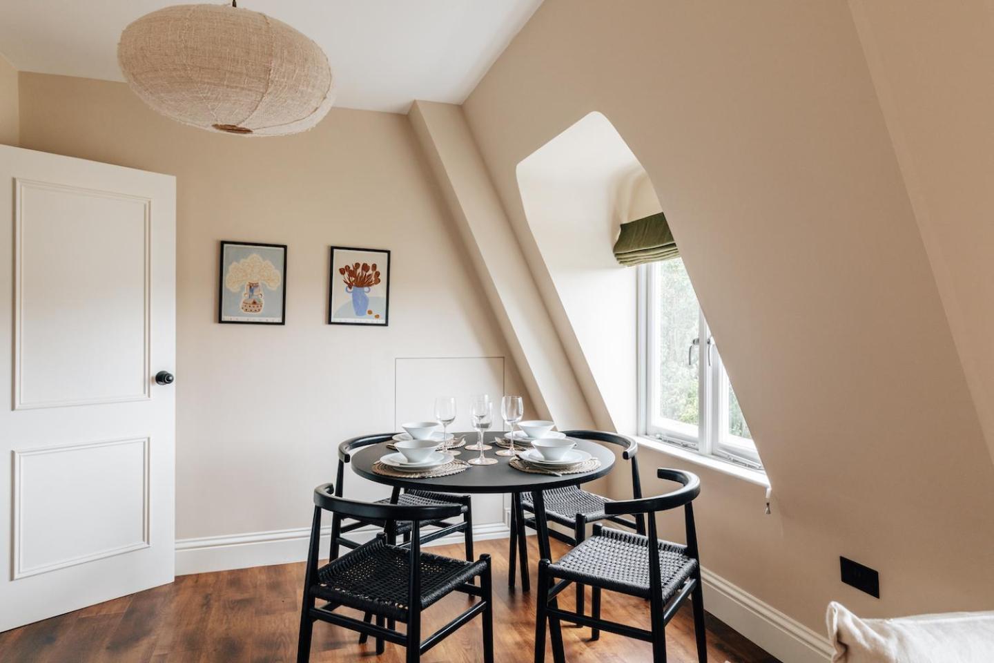 Redland Suites - Apartment 8 view 5