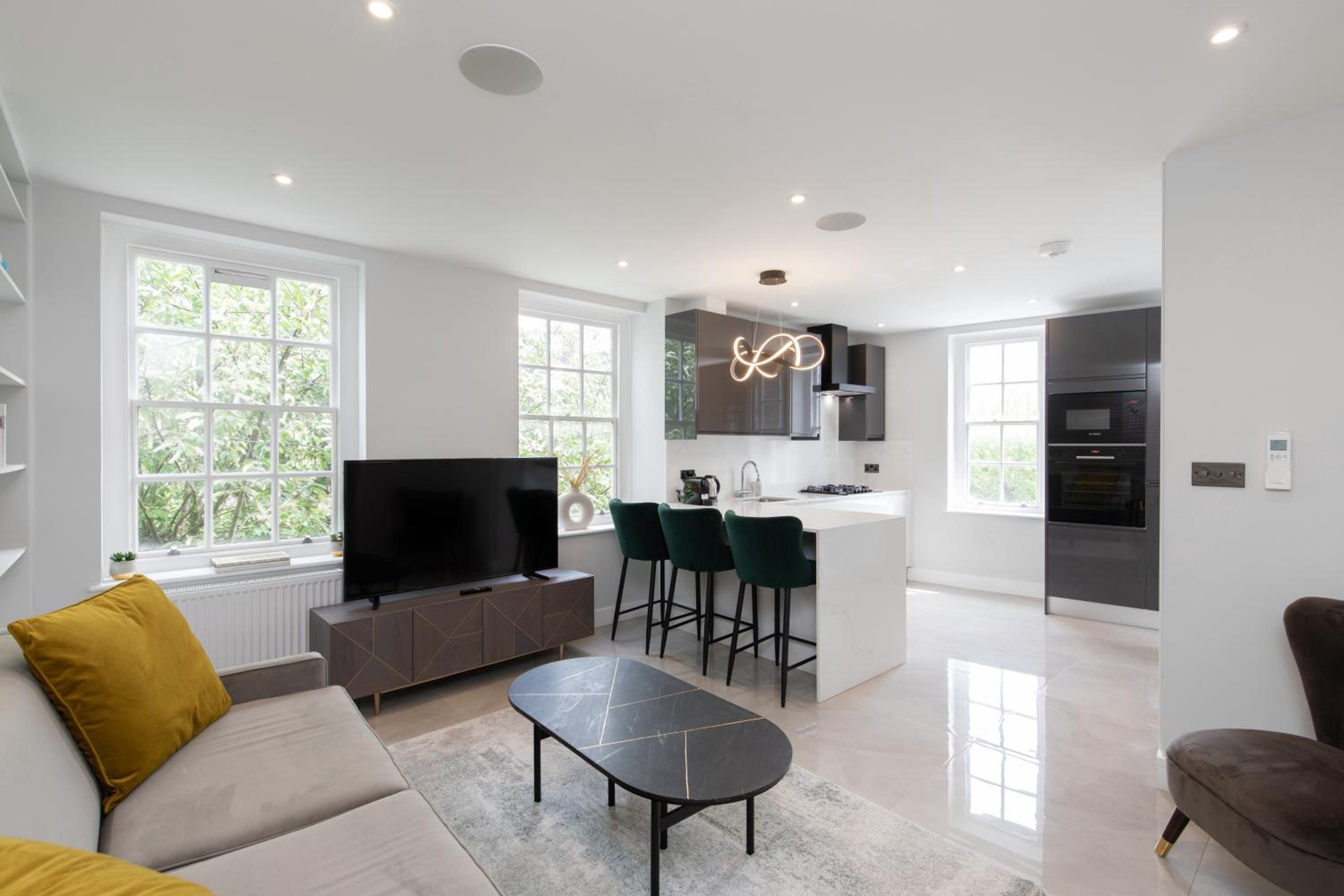 Centre London Flat 2BDR AC Sleeps 4 Family Only