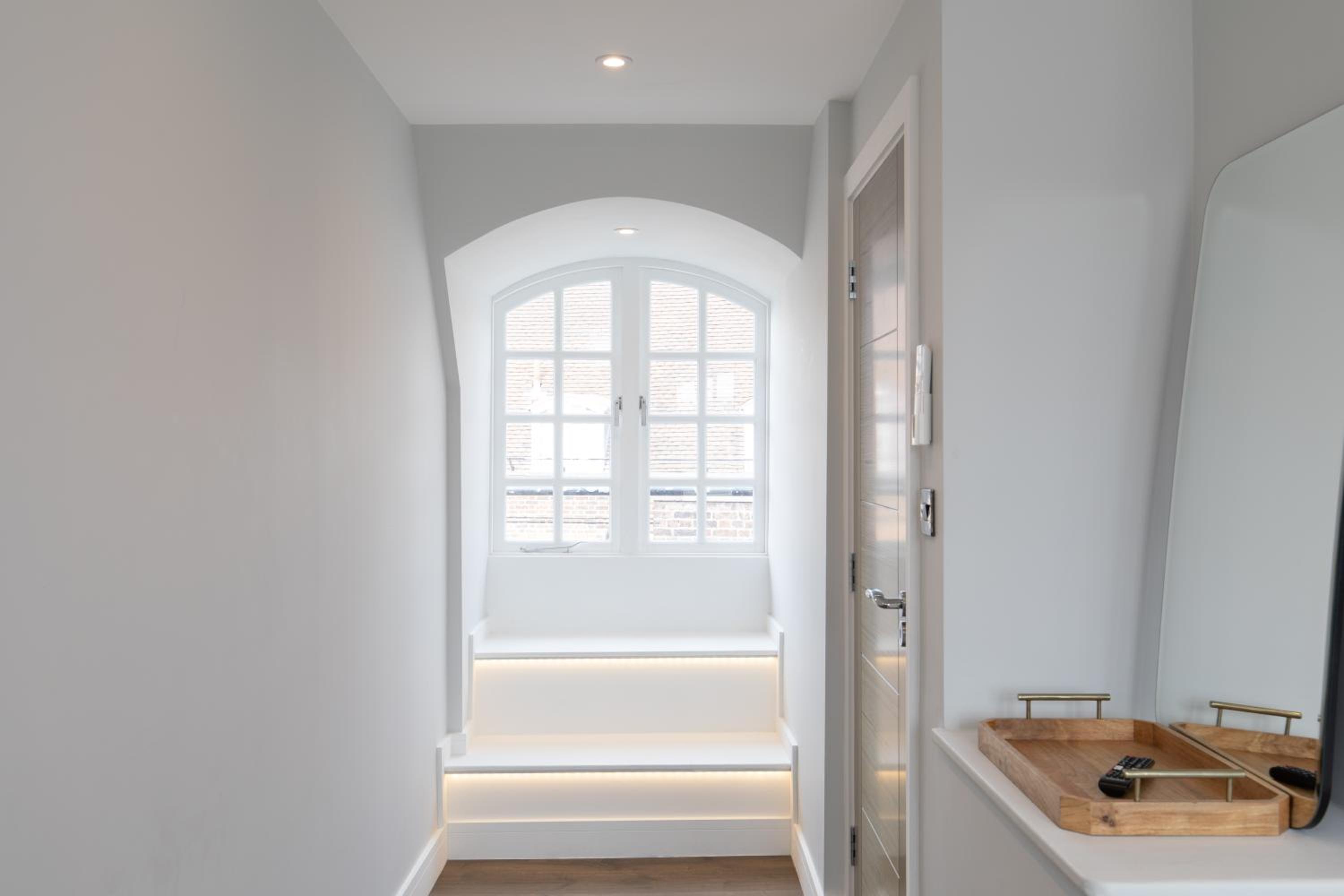 Centre London Flat 2BDR AC Sleeps 4 Family Only