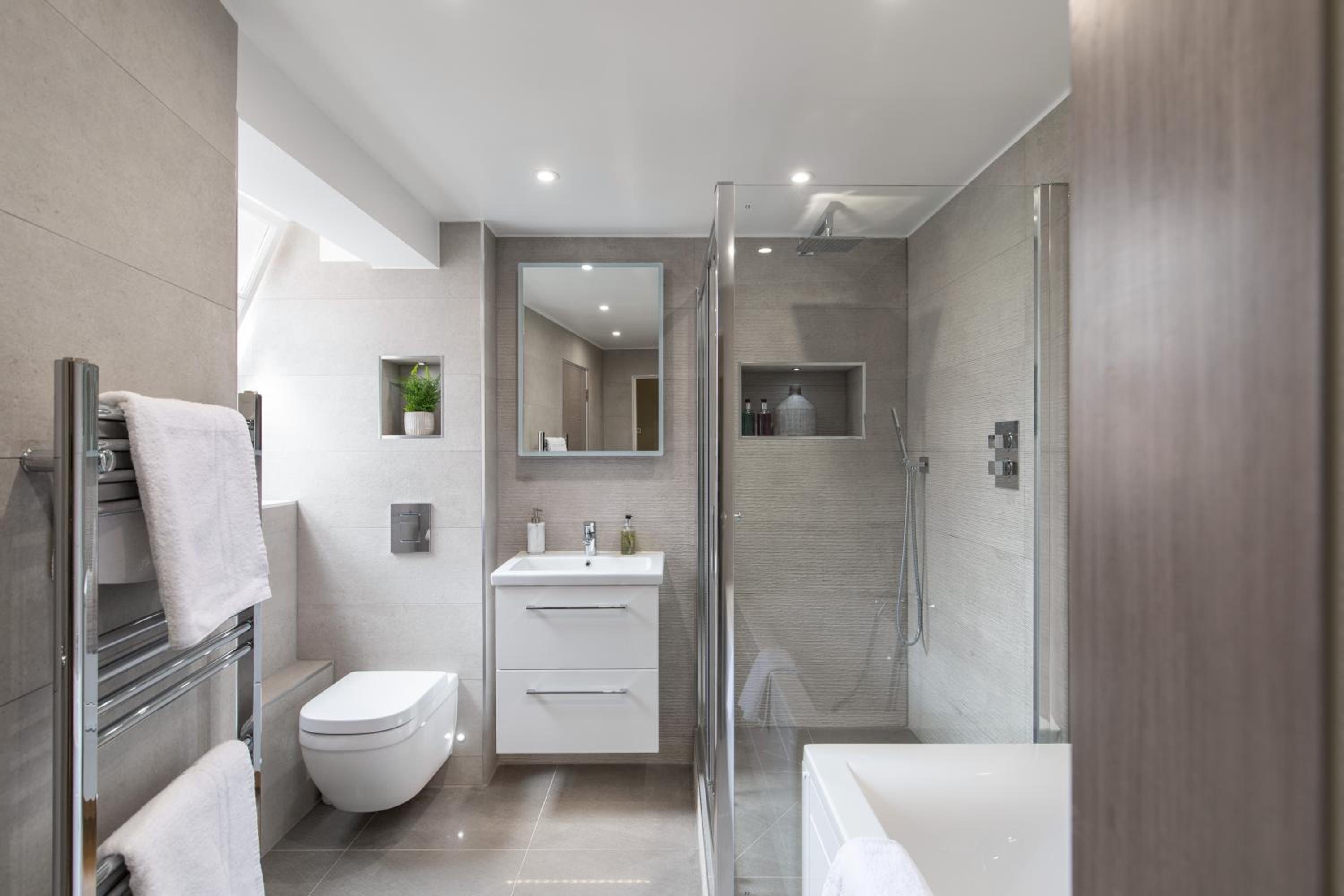 Centre London Flat 2BDR AC Sleeps 4 Family Only
