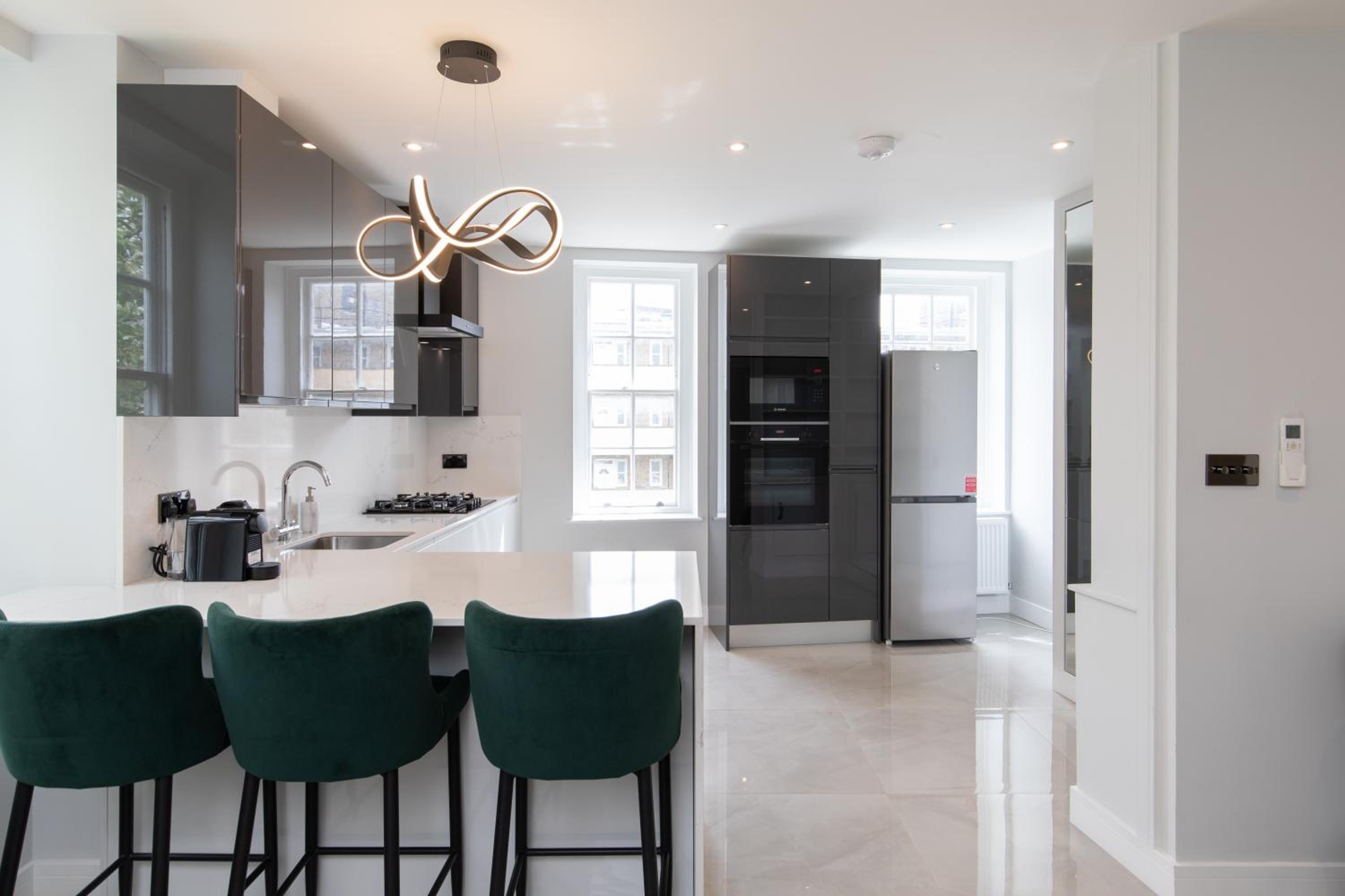 Centre London Flat 2BDR AC Sleeps 4 Family Only