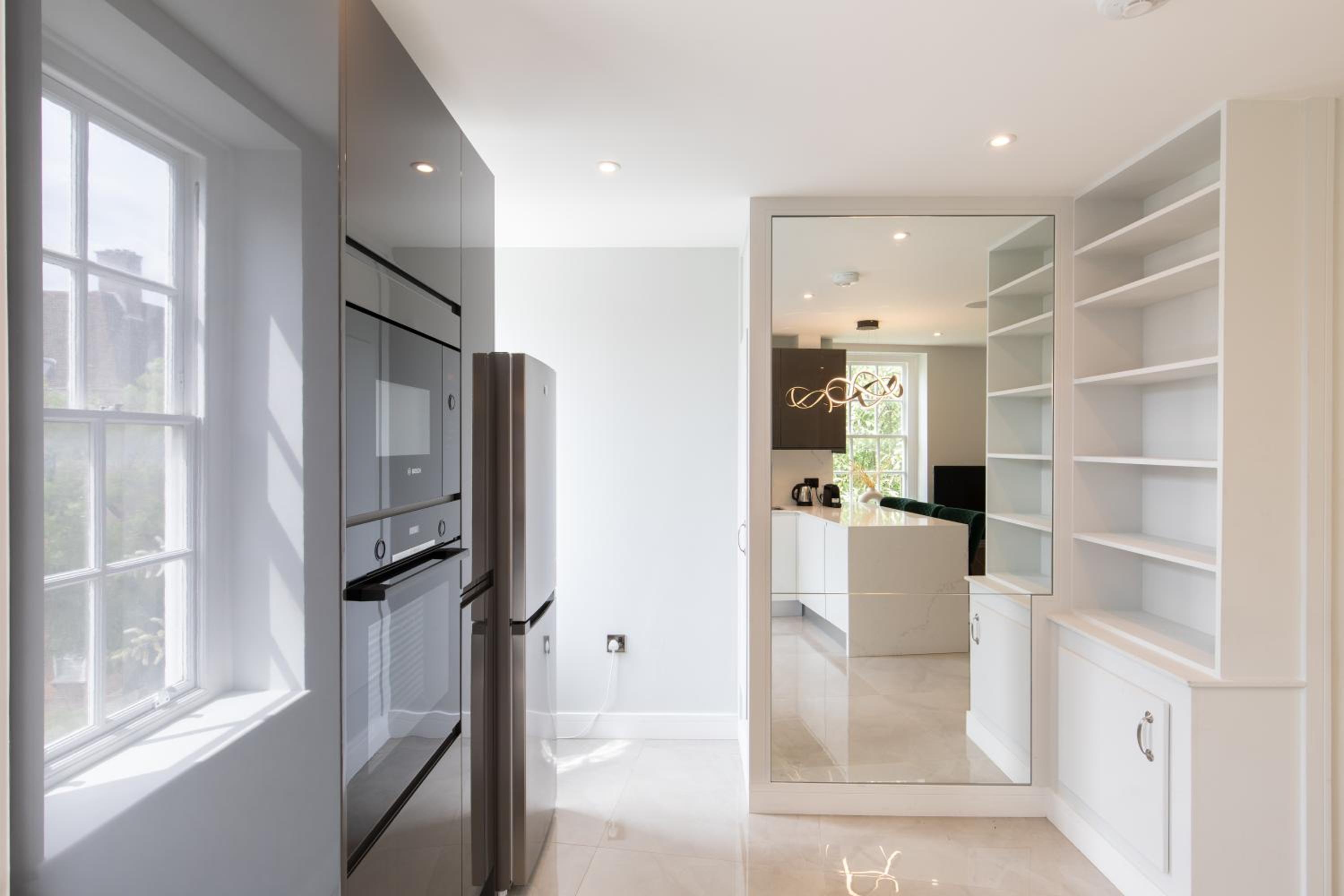 Centre London Flat 2BDR AC Sleeps 4 Family Only