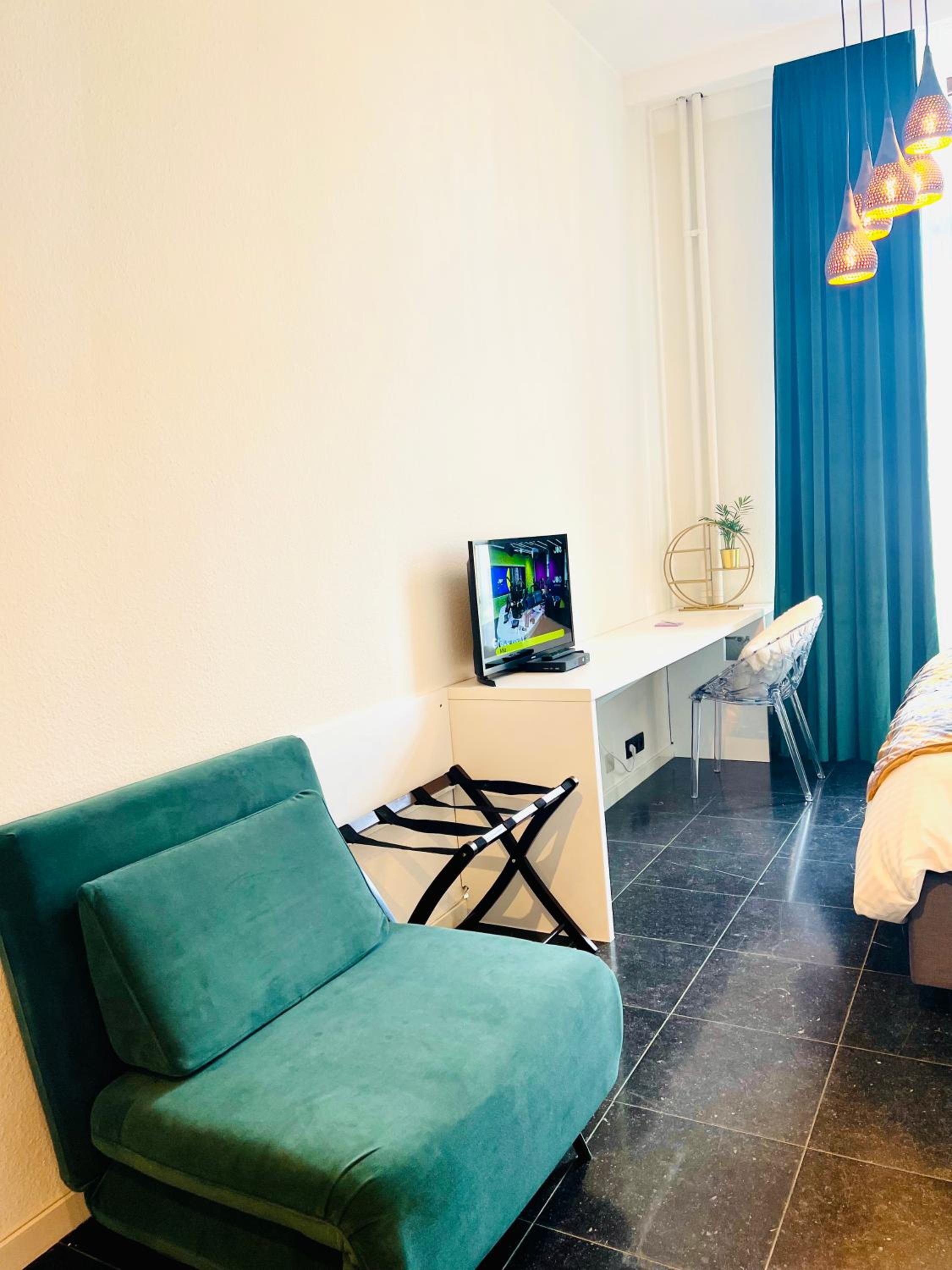Riverview Studio in Historical Heart of Antwerp view 5