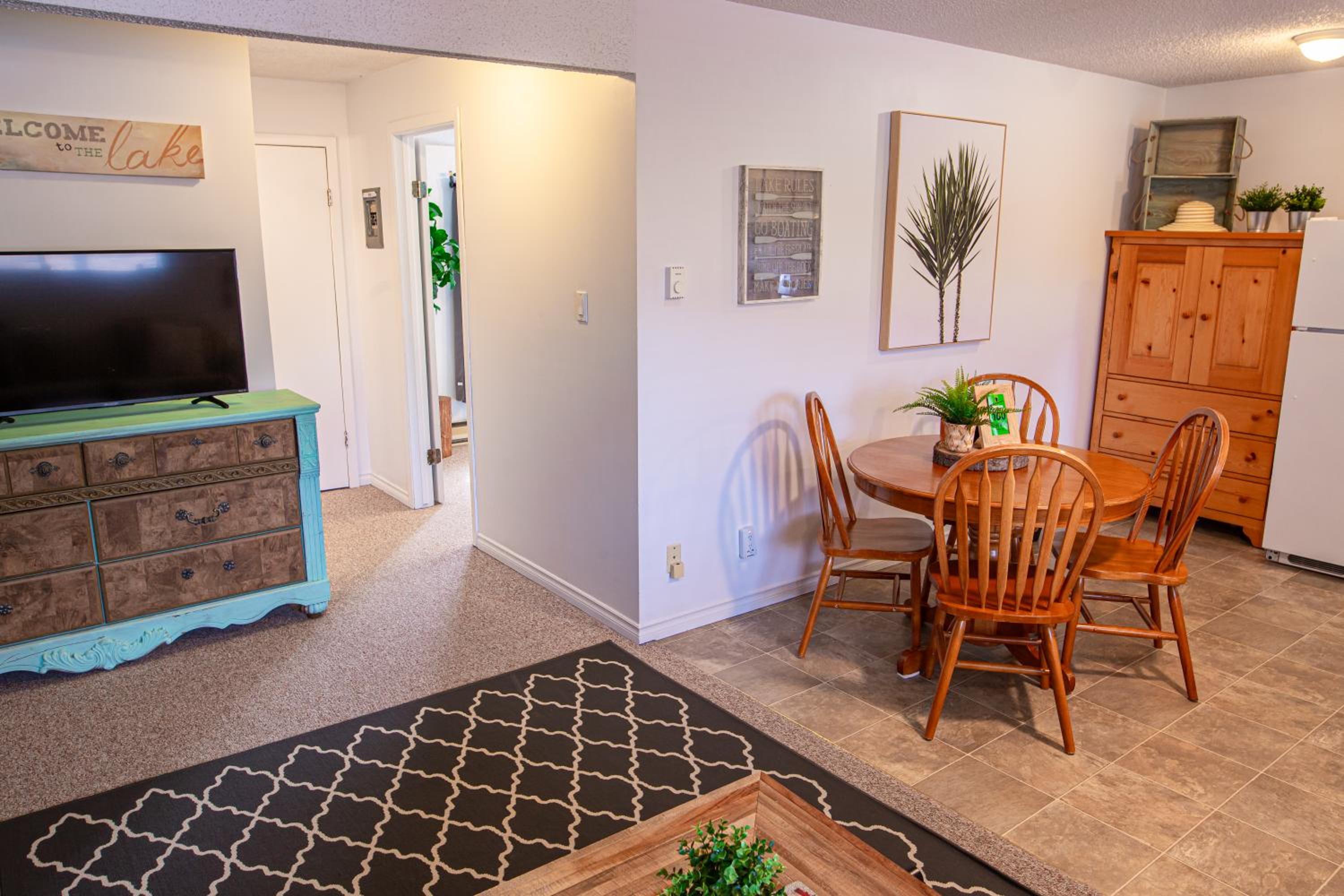 Harrison On The Lake, Walkable to Beach and Village