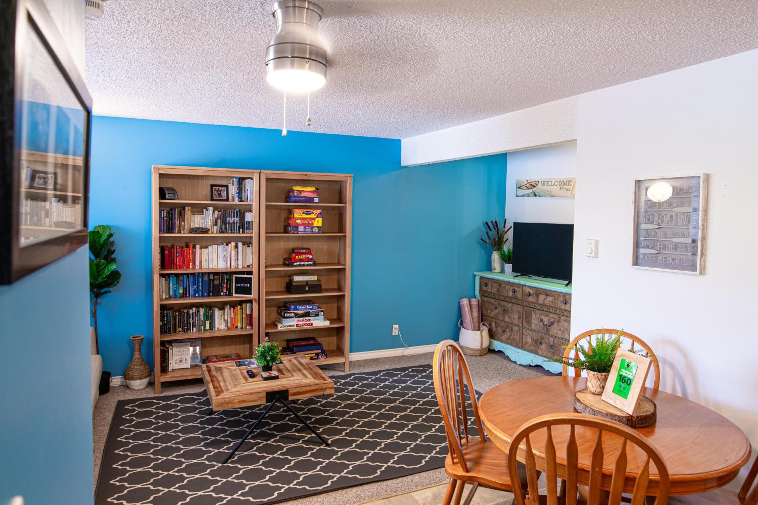 Harrison On The Lake, Walkable to Beach and Village