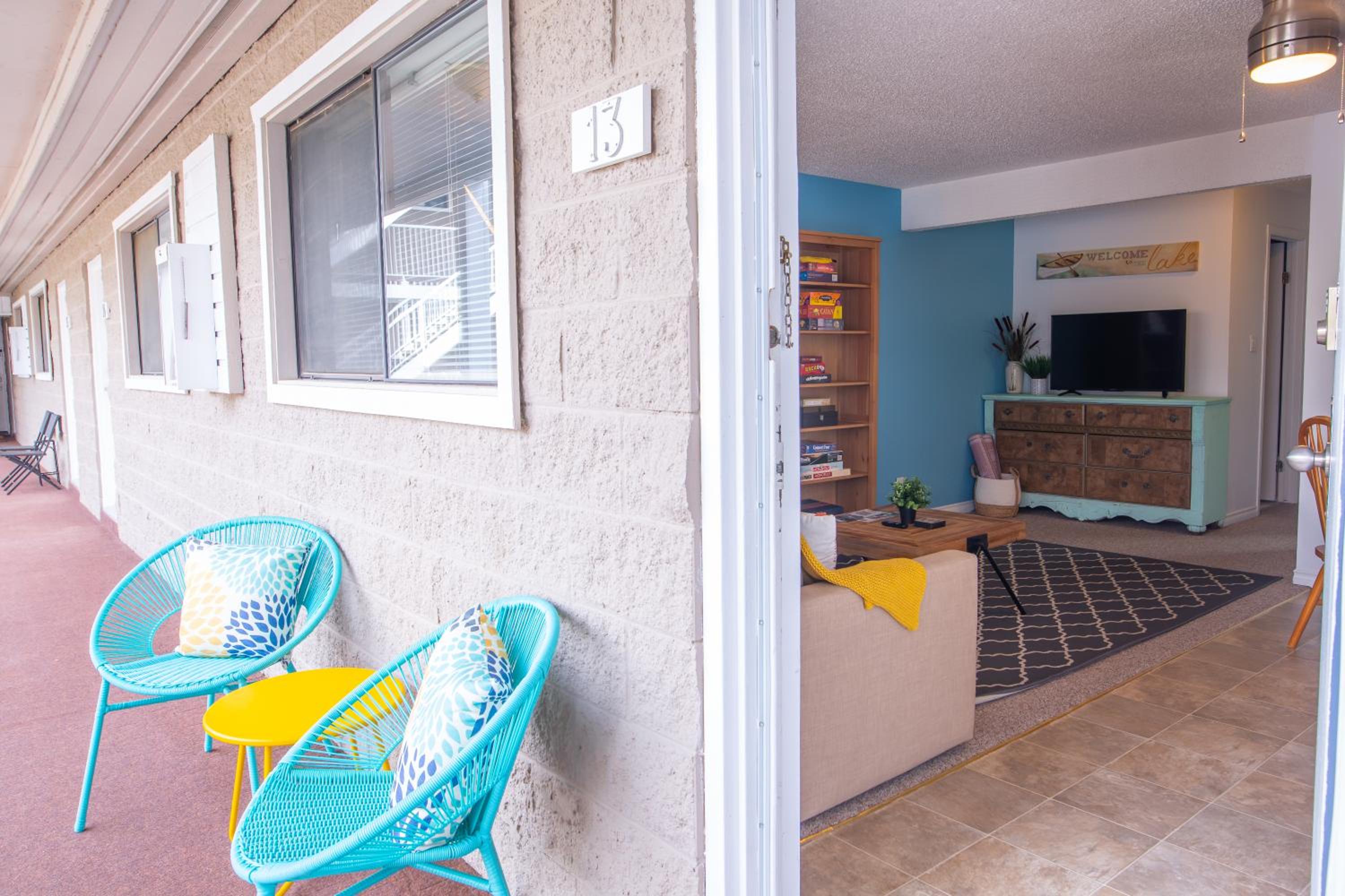 Harrison On The Lake, Walkable to Beach and Village