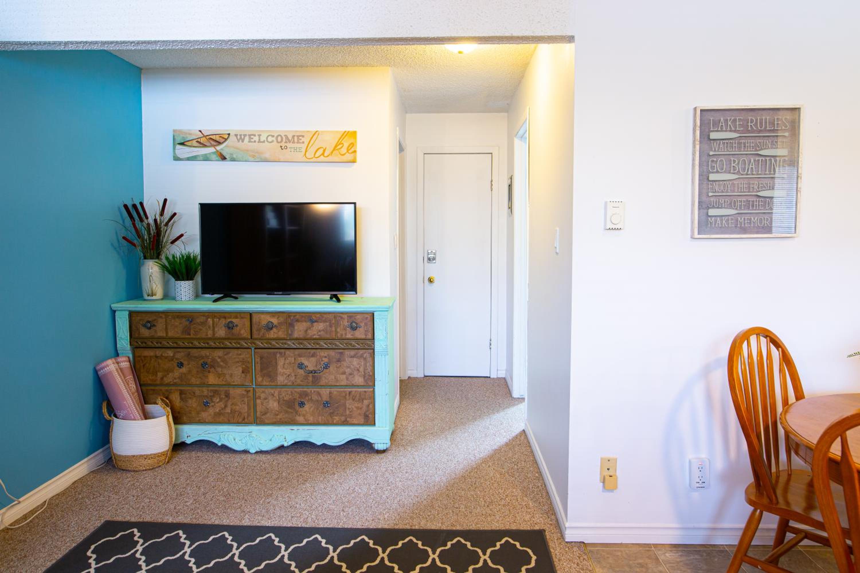 Harrison On The Lake, Walkable to Beach and Village