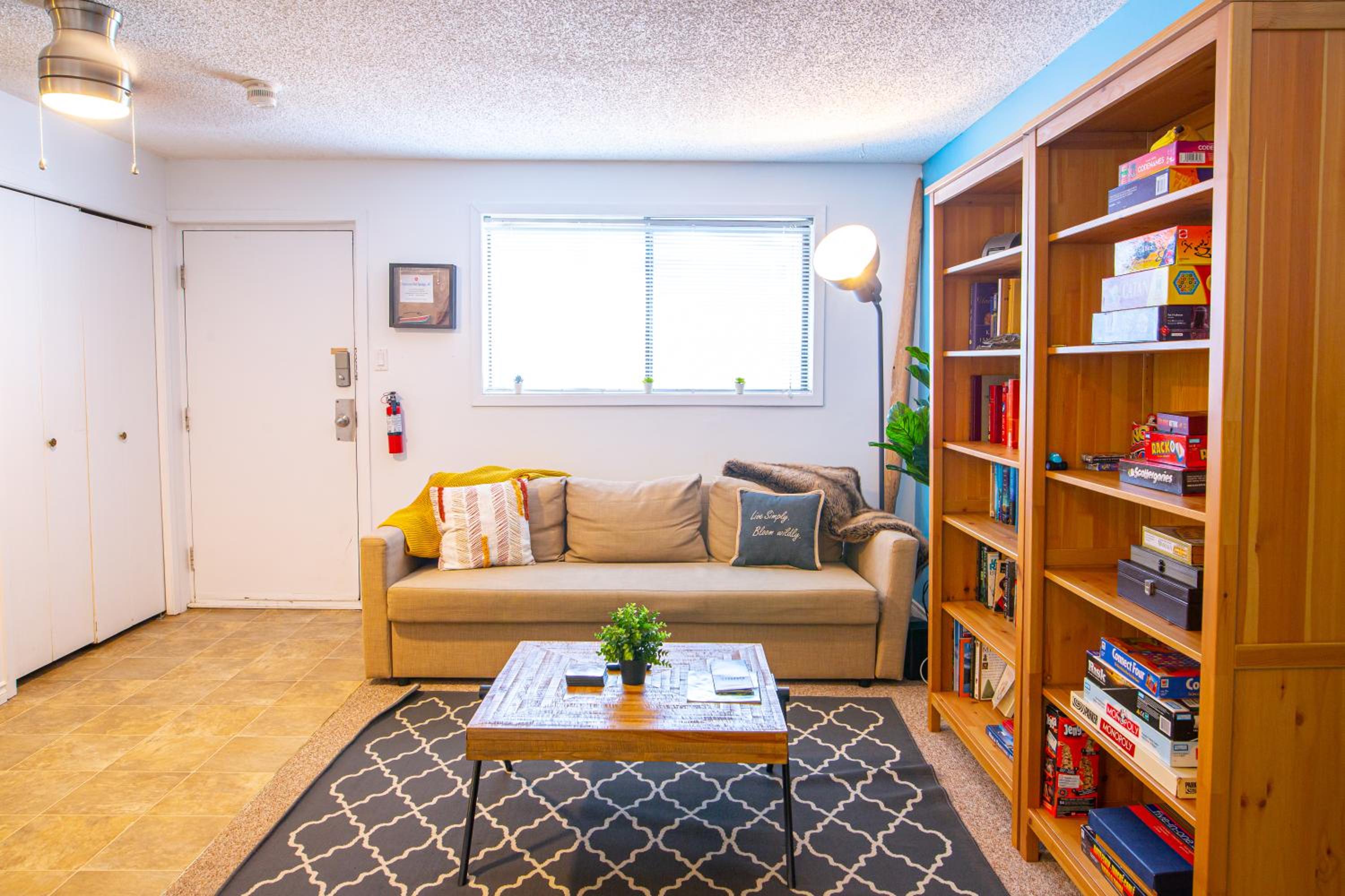 Harrison On The Lake, Walkable to Beach and Village